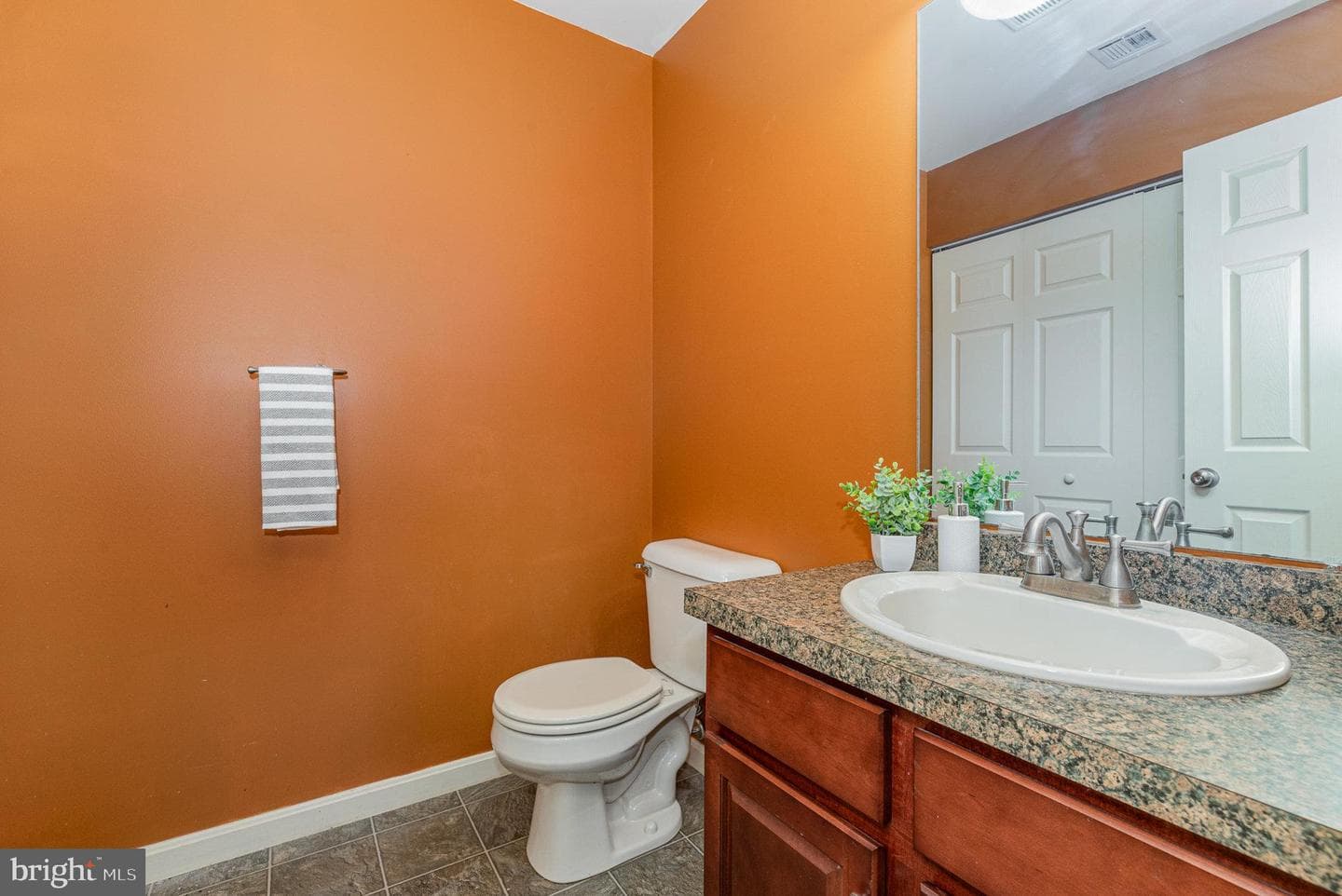 512 Woodthrush Court photo 12