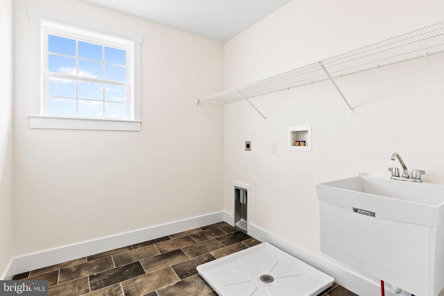 4487 Continental Drive photo 35
