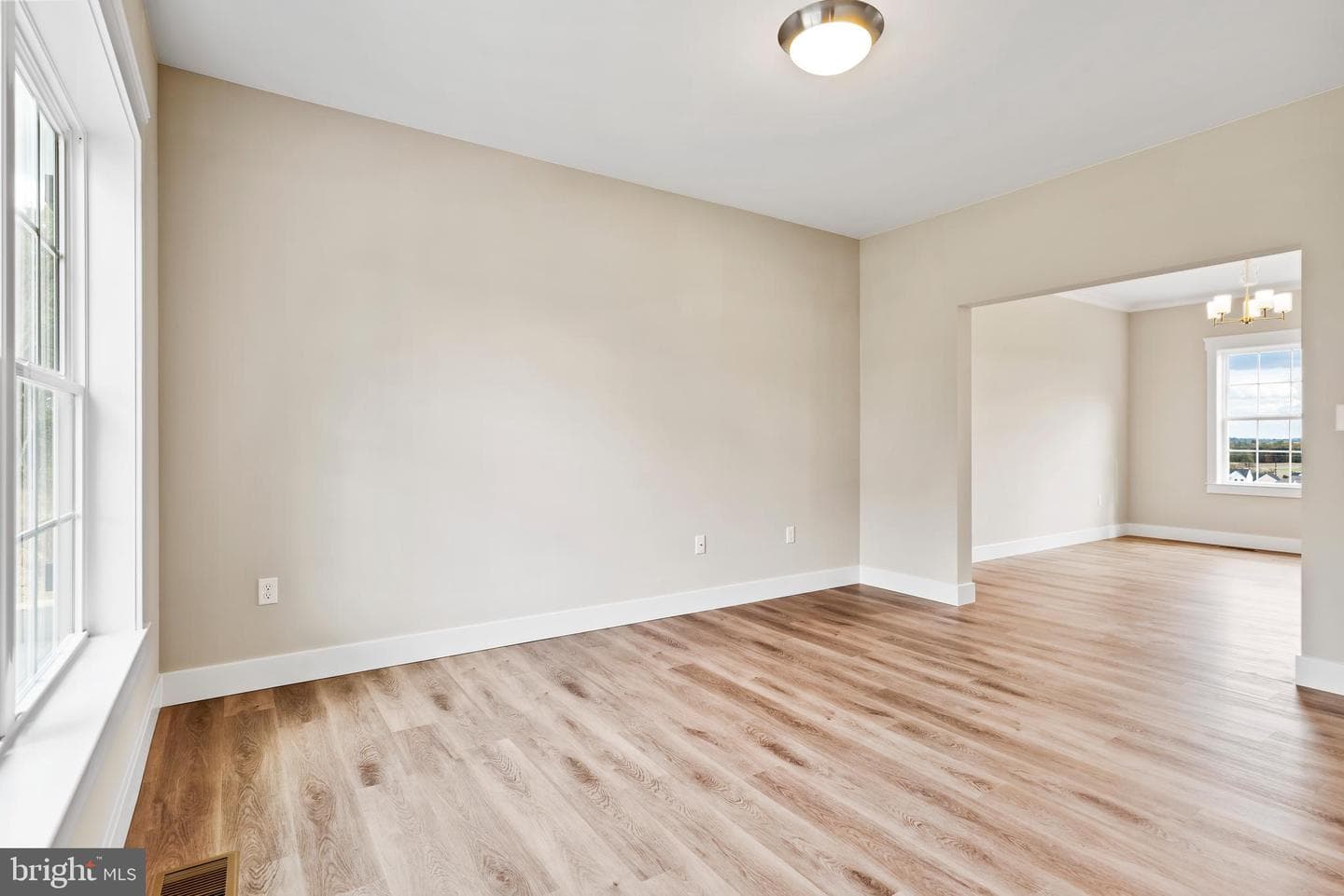 4487 Continental Drive photo 9