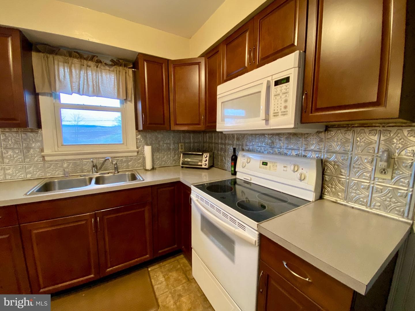 131 Brenda Drive photo 6