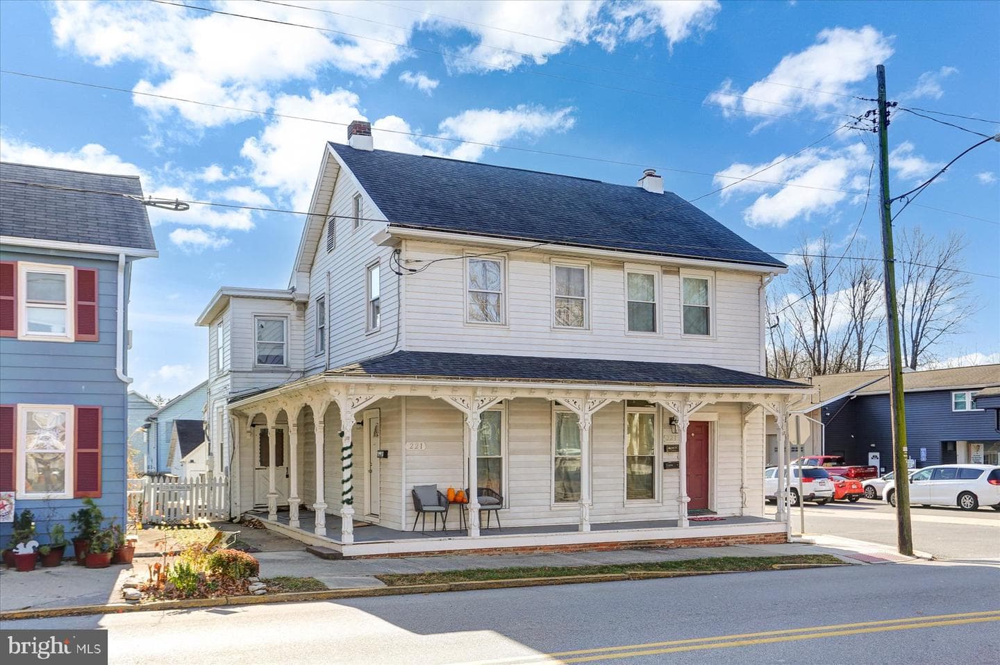 221 W Main Street photo 3
