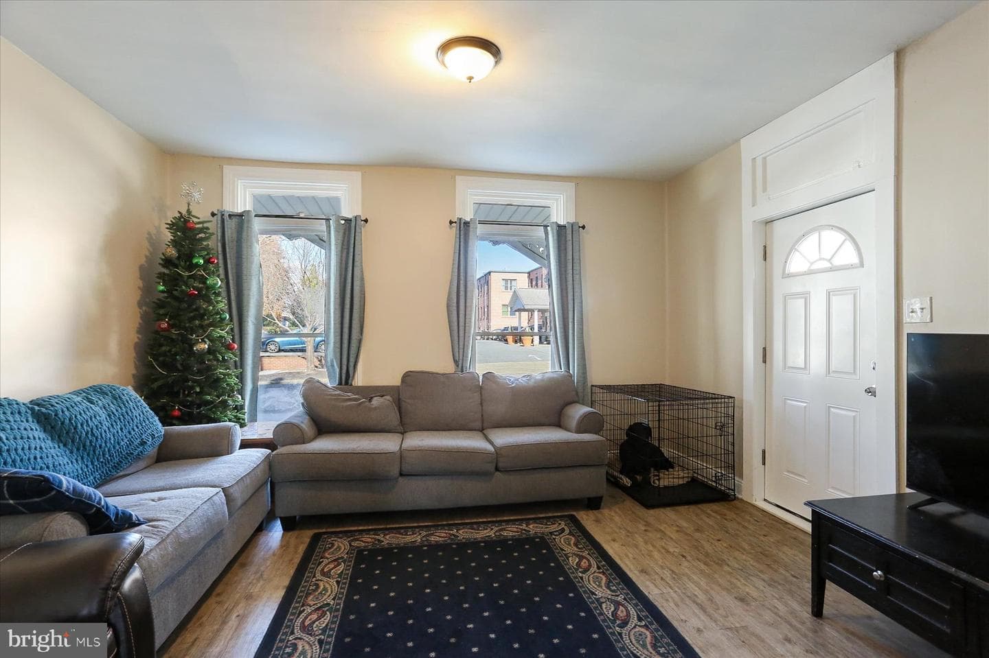 221 W Main Street photo 4