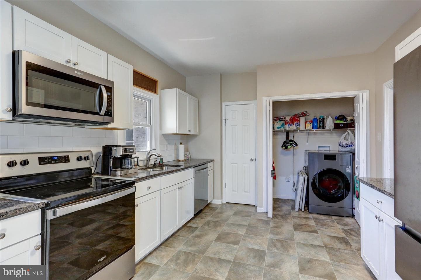 221 W Main Street photo 9
