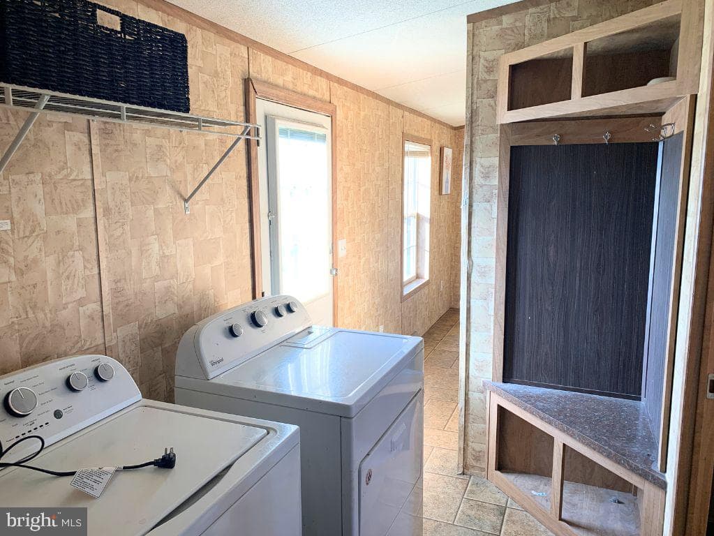 40 Rose Avenue photo 10