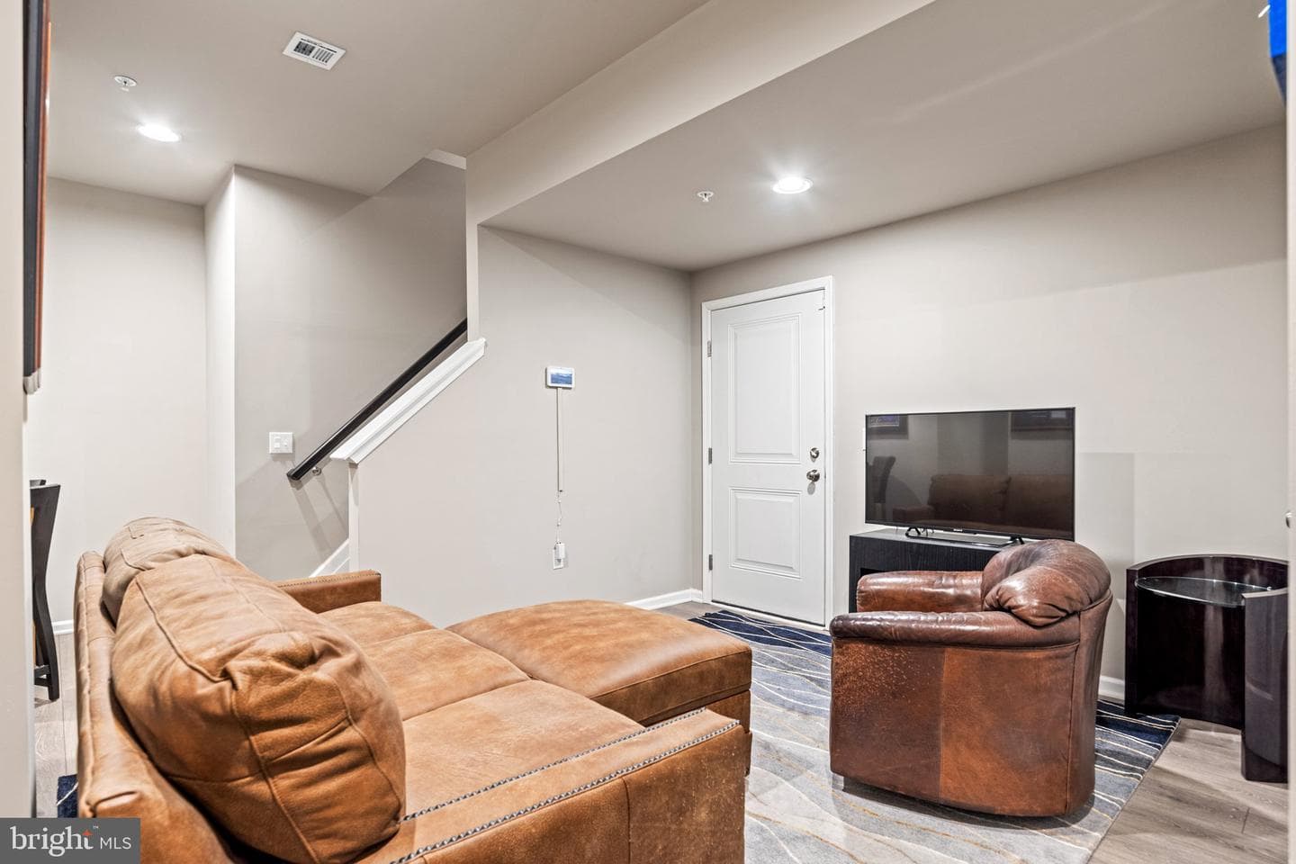 109 High Pointe Drive photo 29