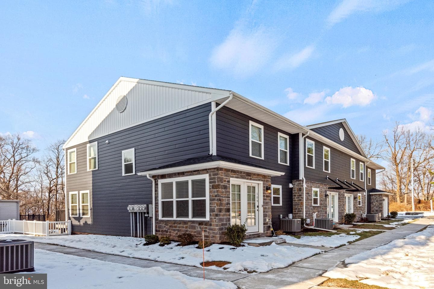 109 High Pointe Drive photo 34