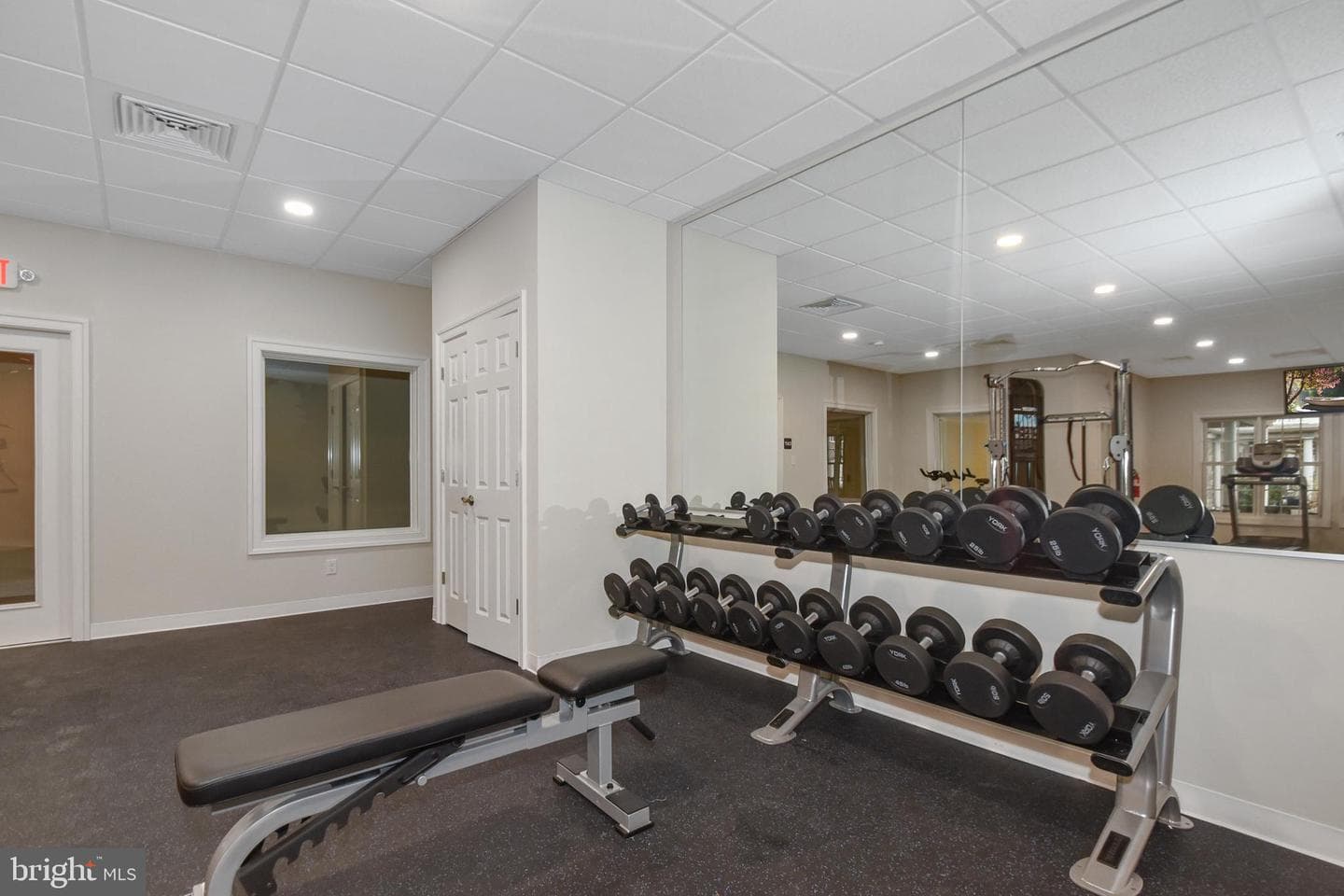 109 High Pointe Drive photo 41