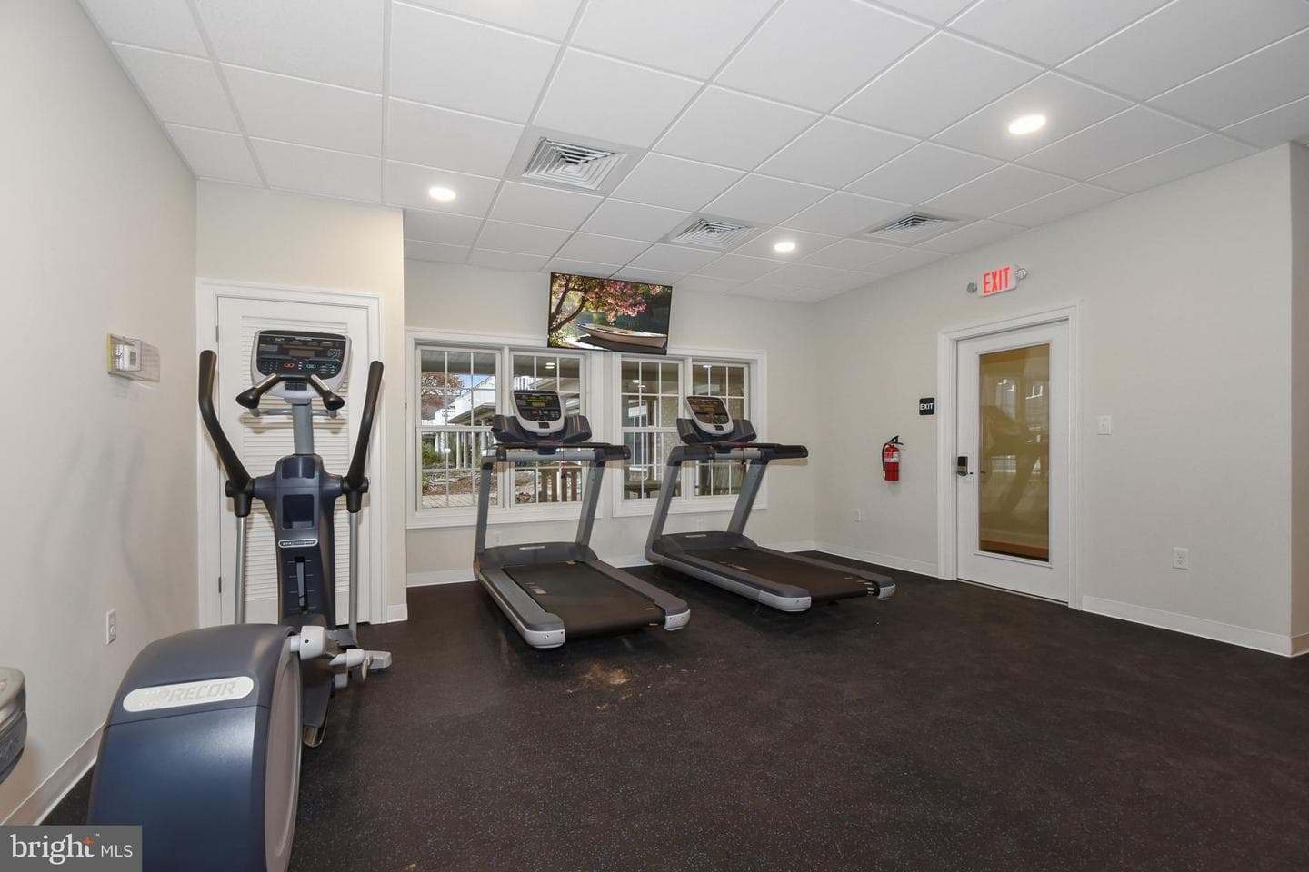 109 High Pointe Drive photo 42
