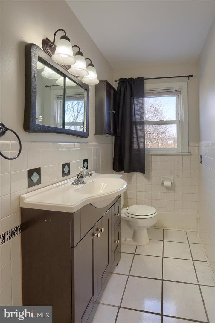 6774 Lehigh Avenue photo 14