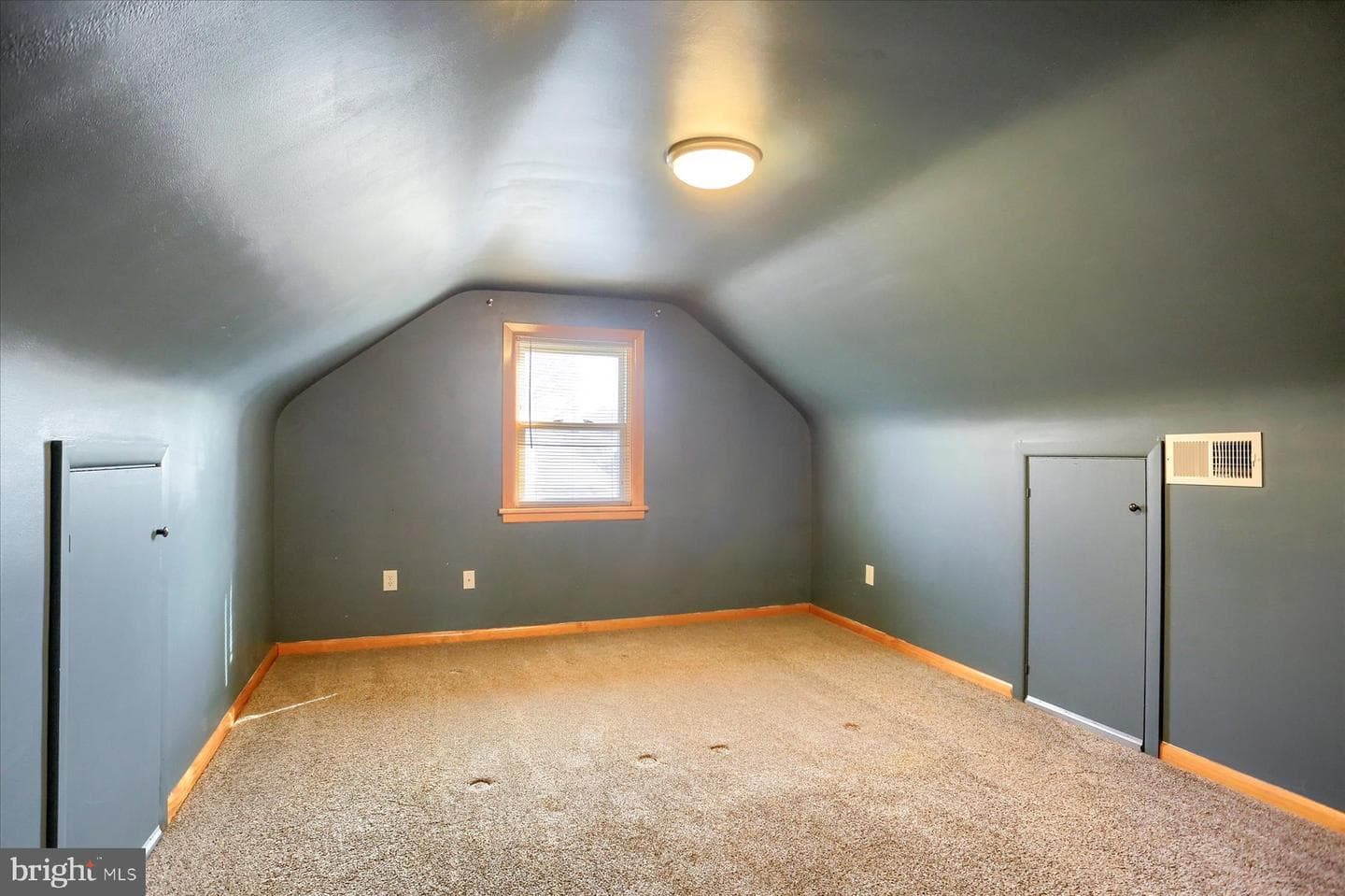 6774 Lehigh Avenue photo 16