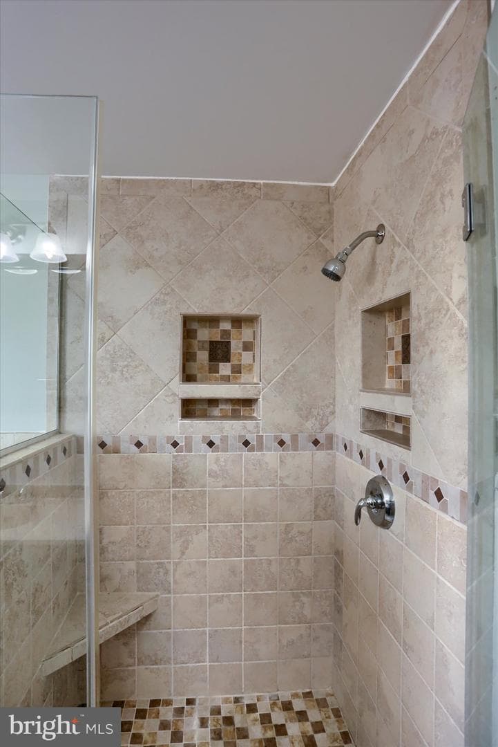6774 Lehigh Avenue photo 20