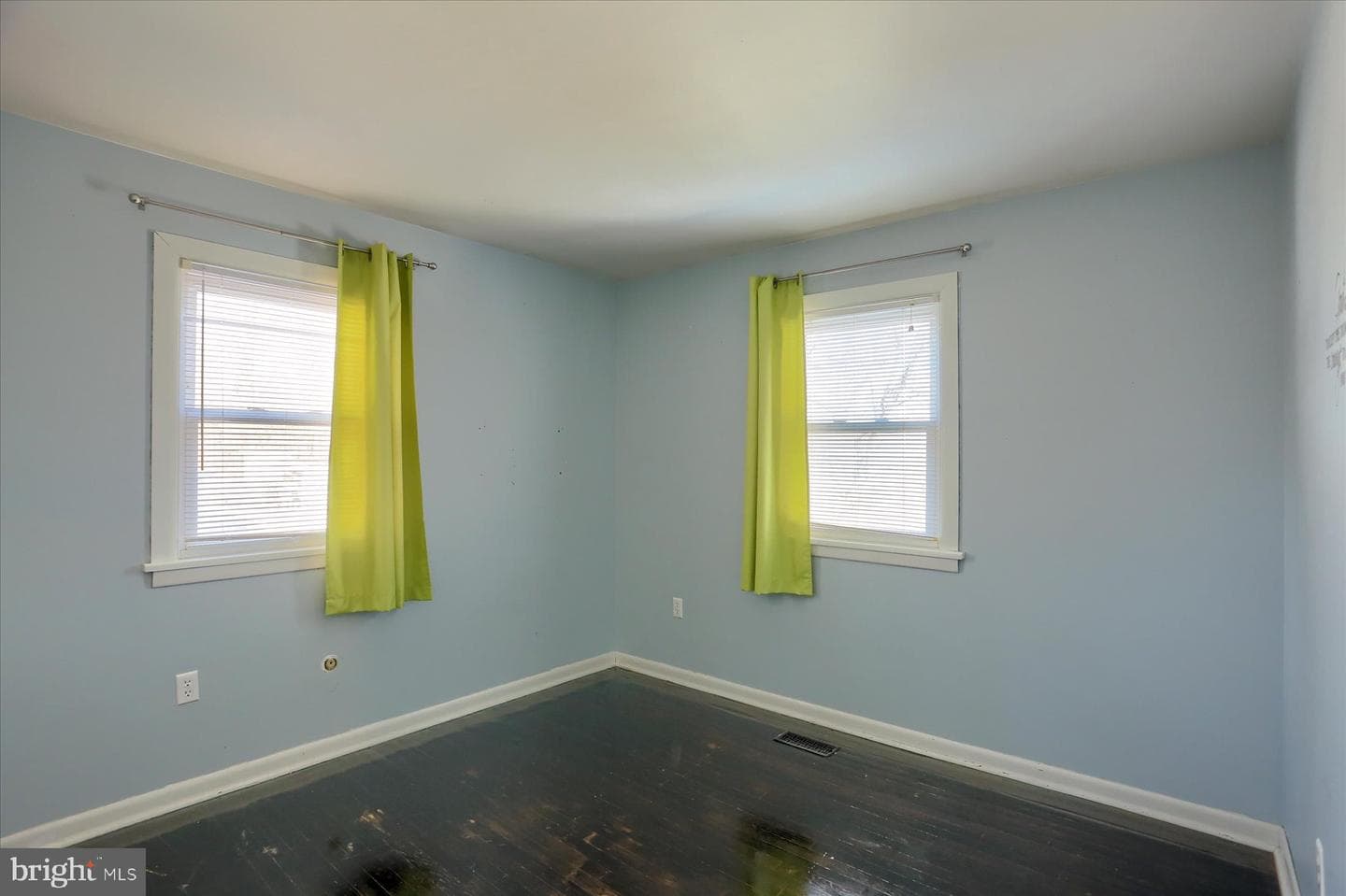 6774 Lehigh Avenue photo 9