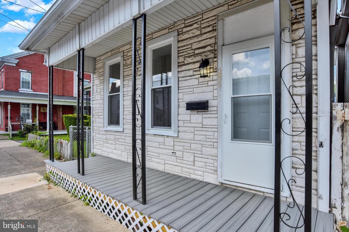 433 S 2nd Street photo 2