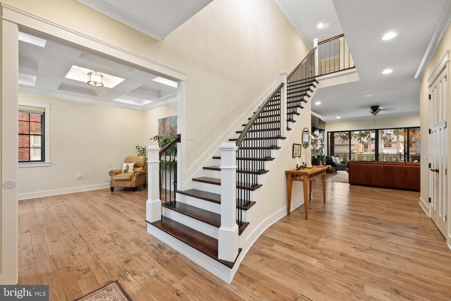 321 Elm Avenue photo 3