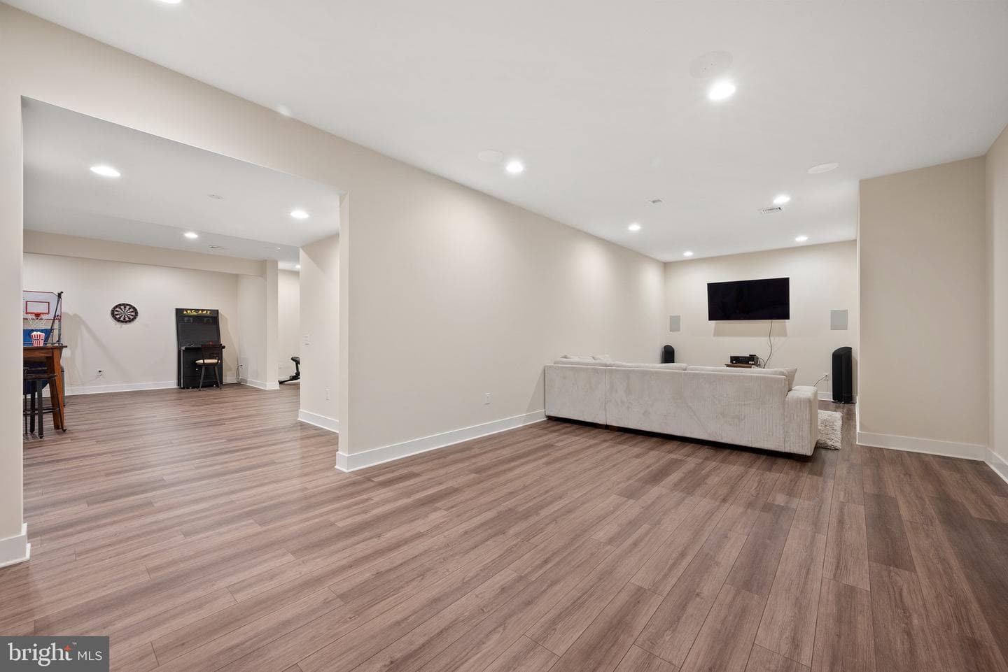 321 Elm Avenue photo 33