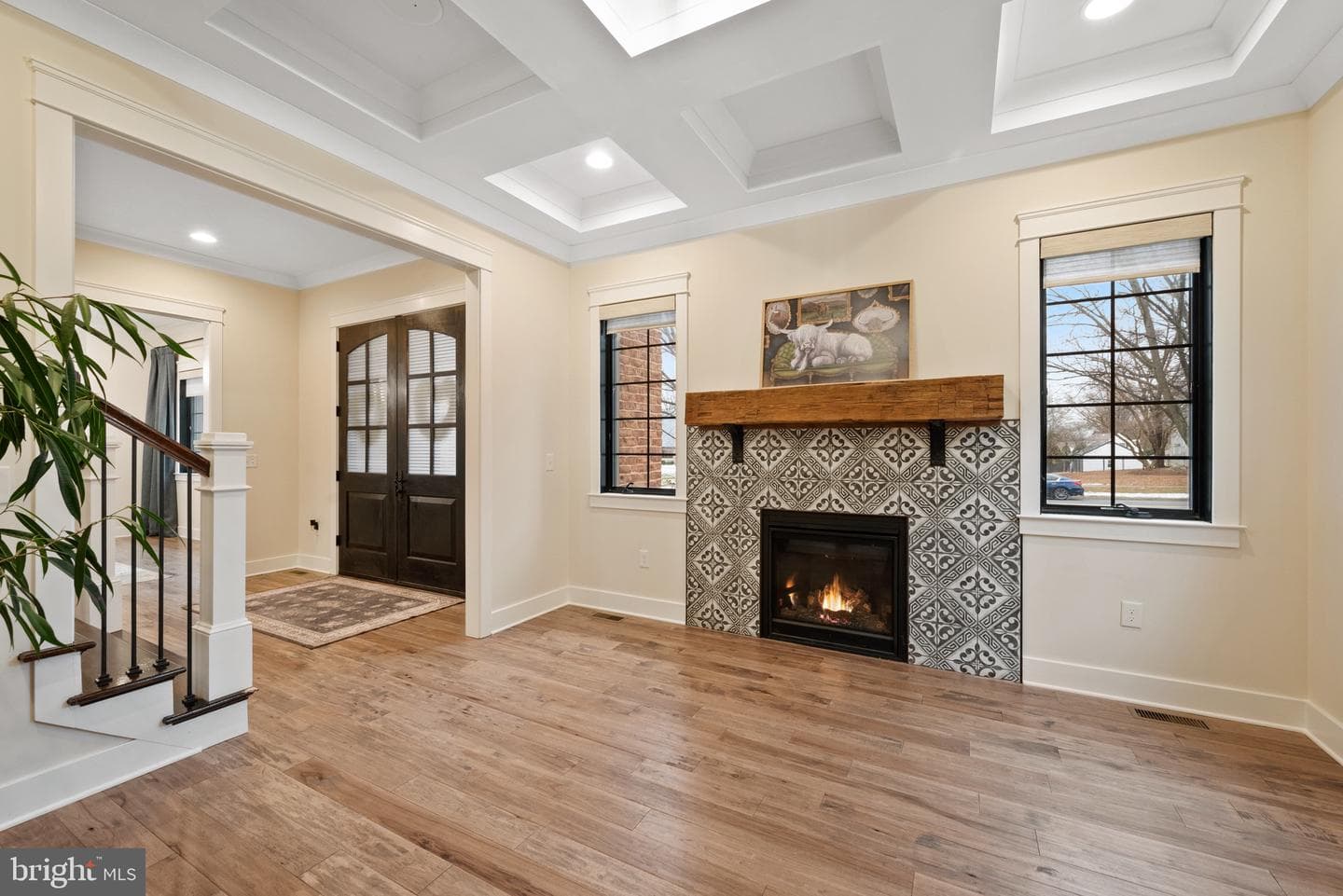 321 Elm Avenue photo 4