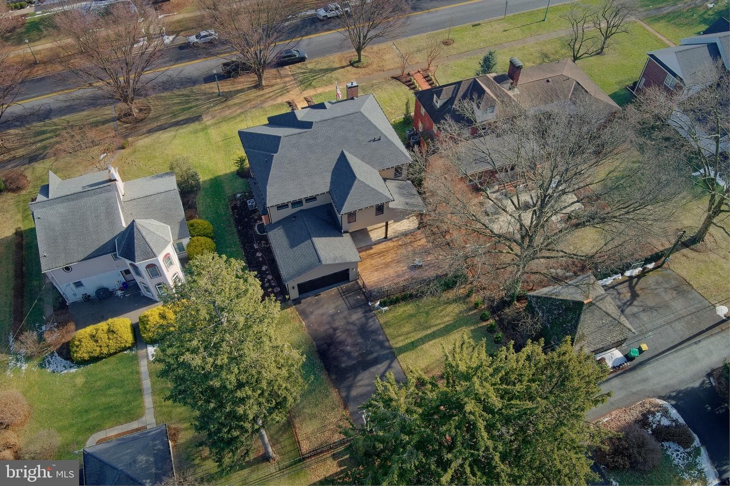 321 Elm Avenue photo 43
