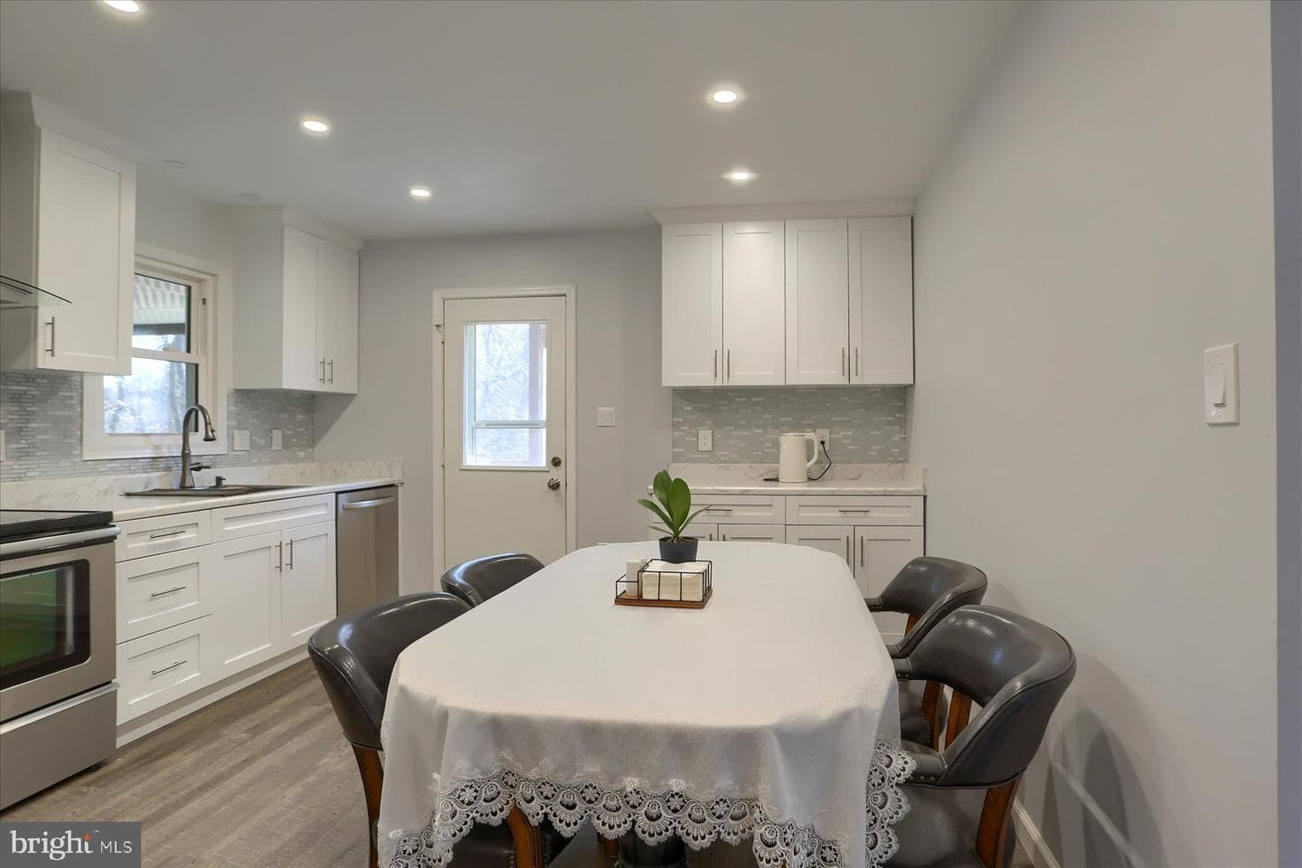 3837 N Progress Avenue photo 12