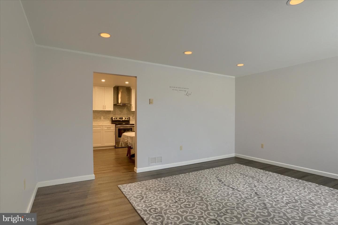 3837 N Progress Avenue photo 8