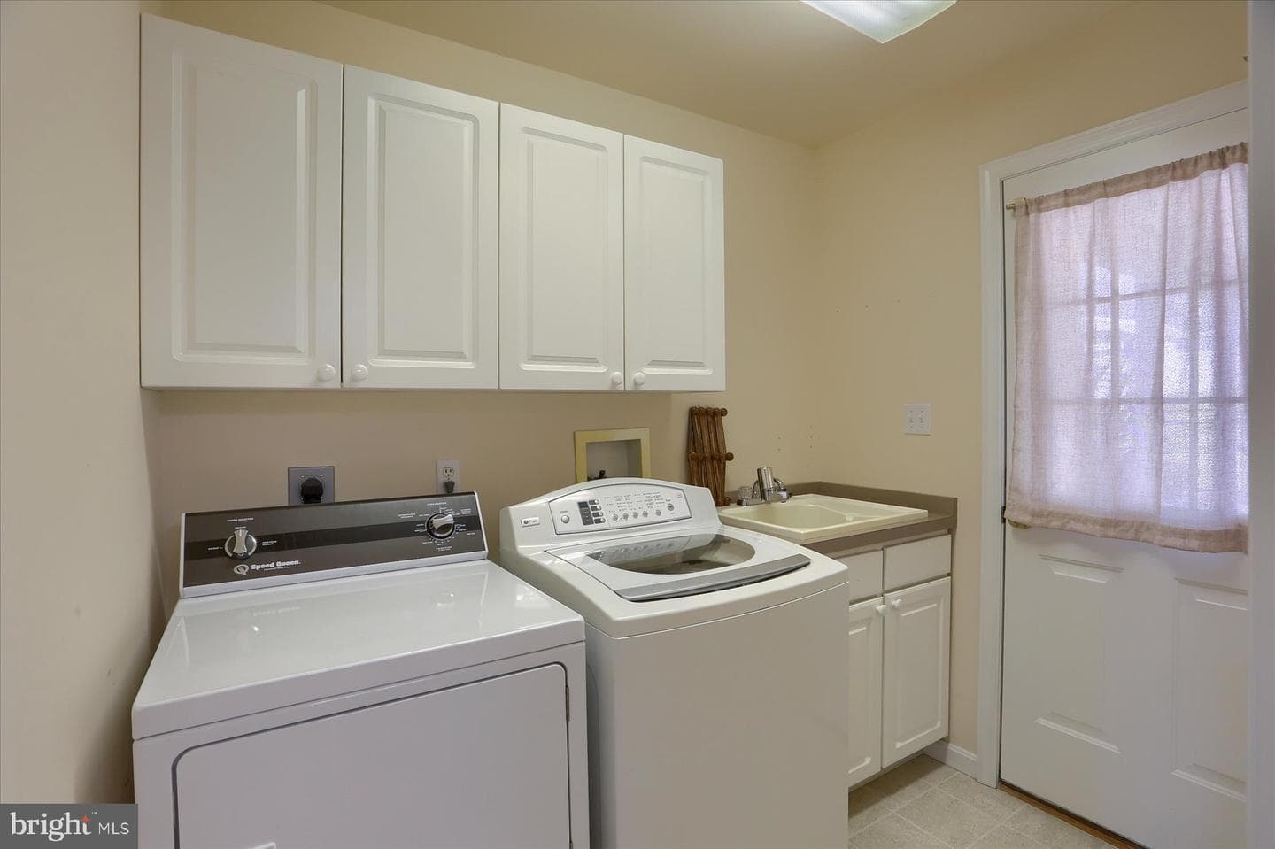 937 Debra Drive photo 18
