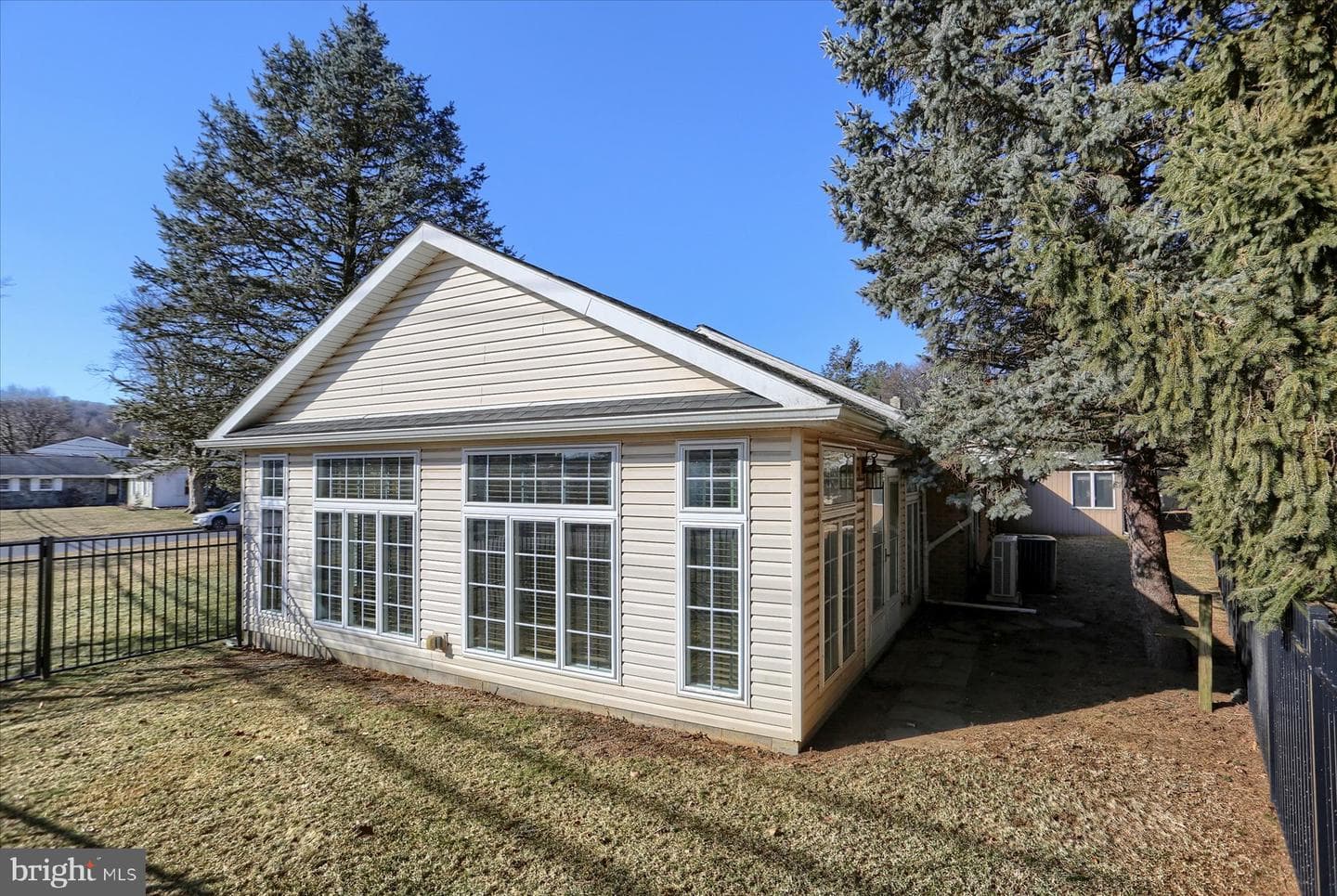 263 Evelina Road photo 41