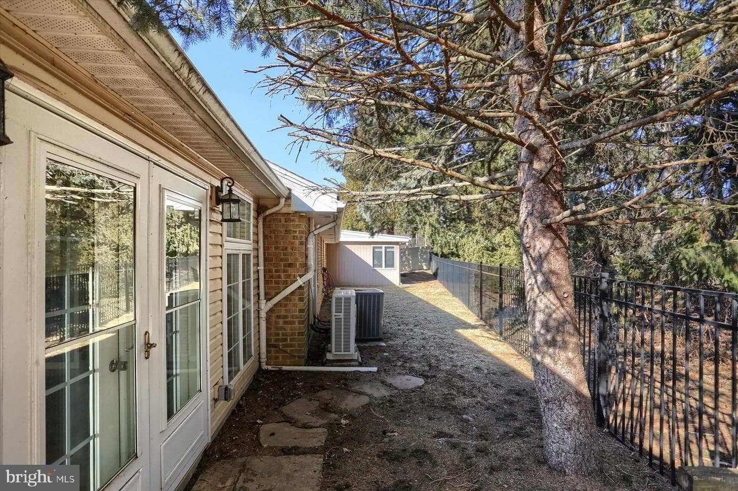 263 Evelina Road photo 42