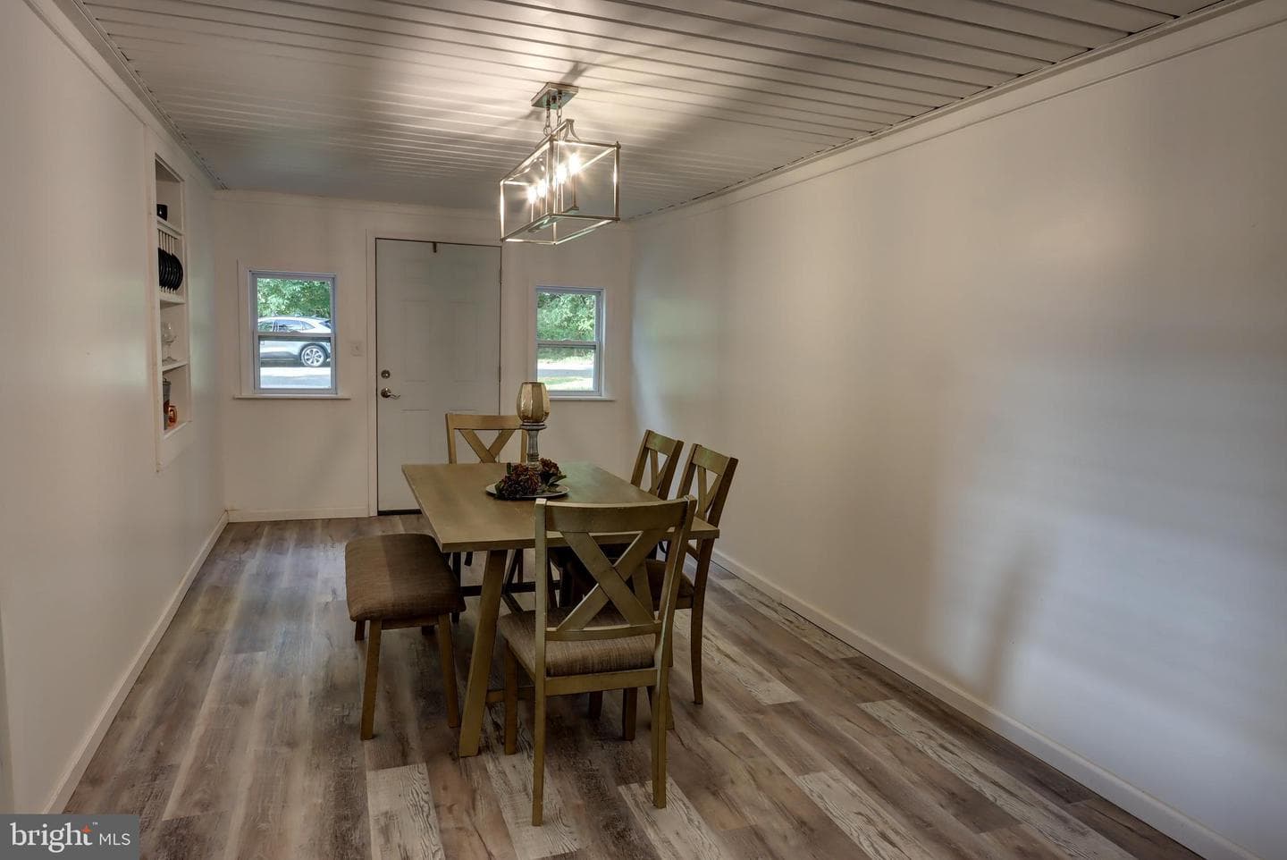 923 Colonial Road photo 12