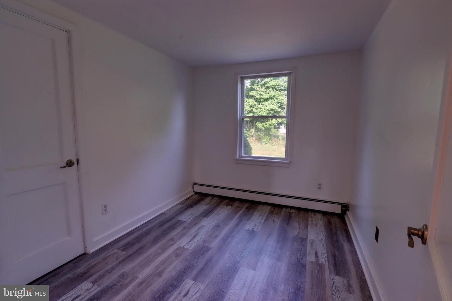 923 Colonial Road photo 14