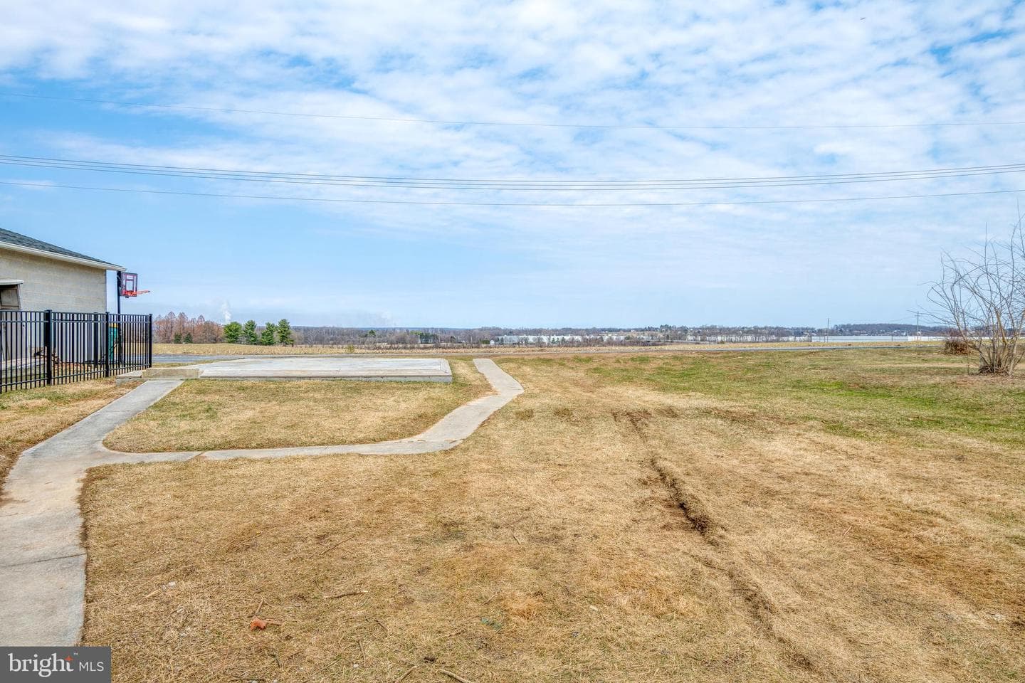 1429 E Derry Road photo 30