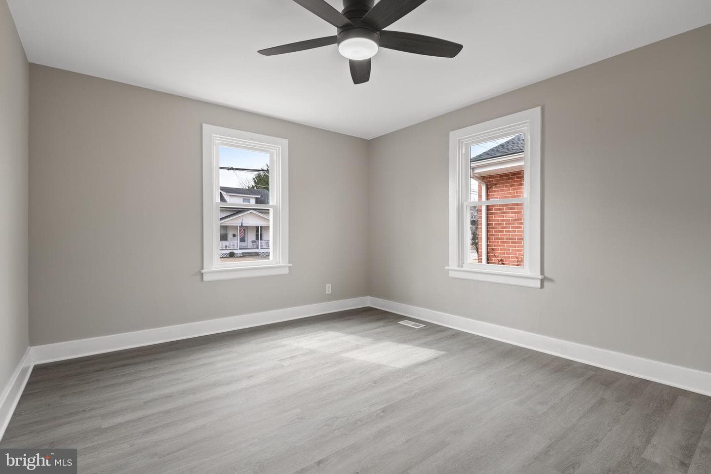 1429 E Derry Road photo 8