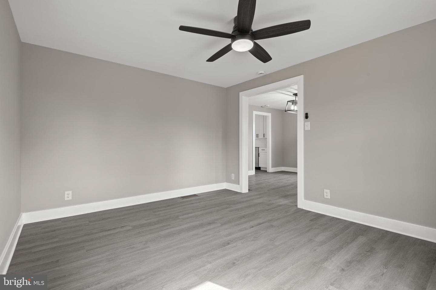 1429 E Derry Road photo 9