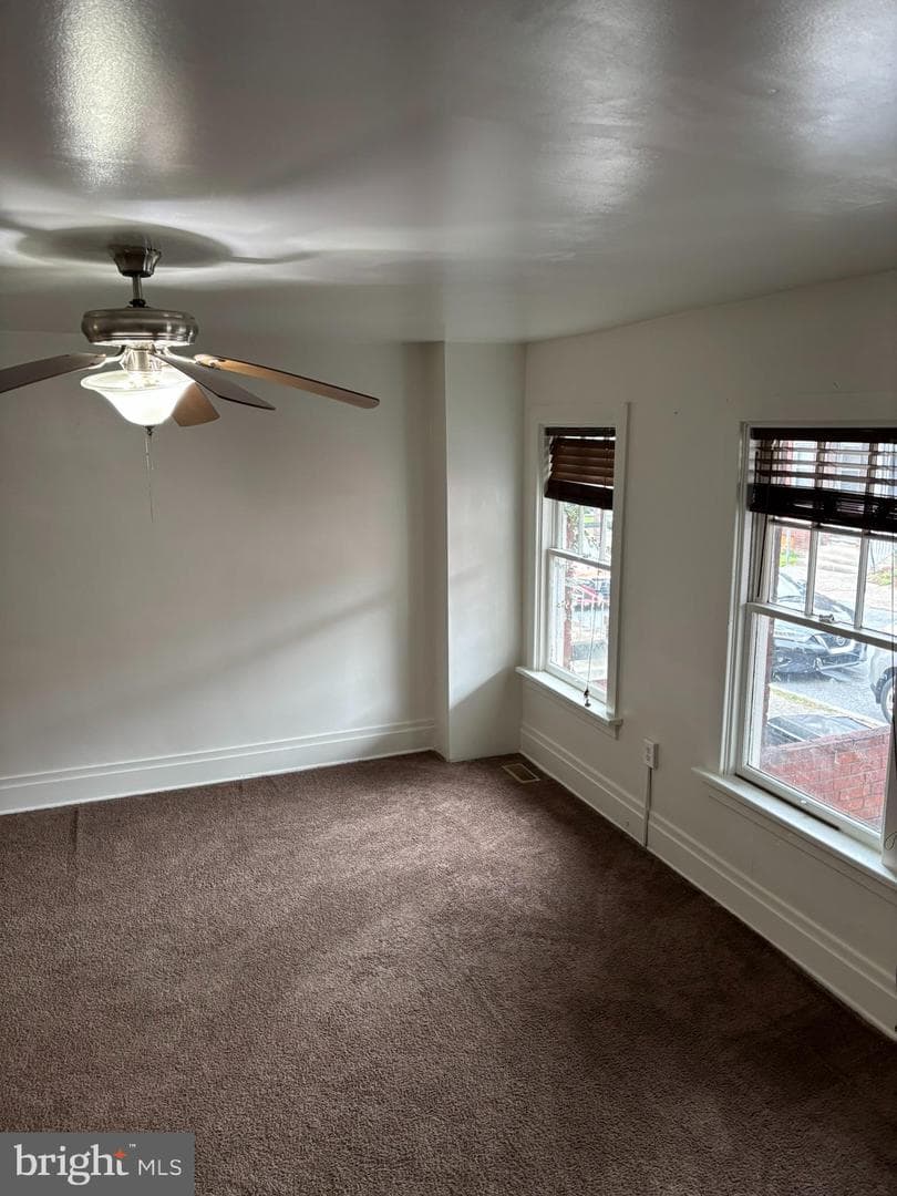 2045 Zarker Street photo 2
