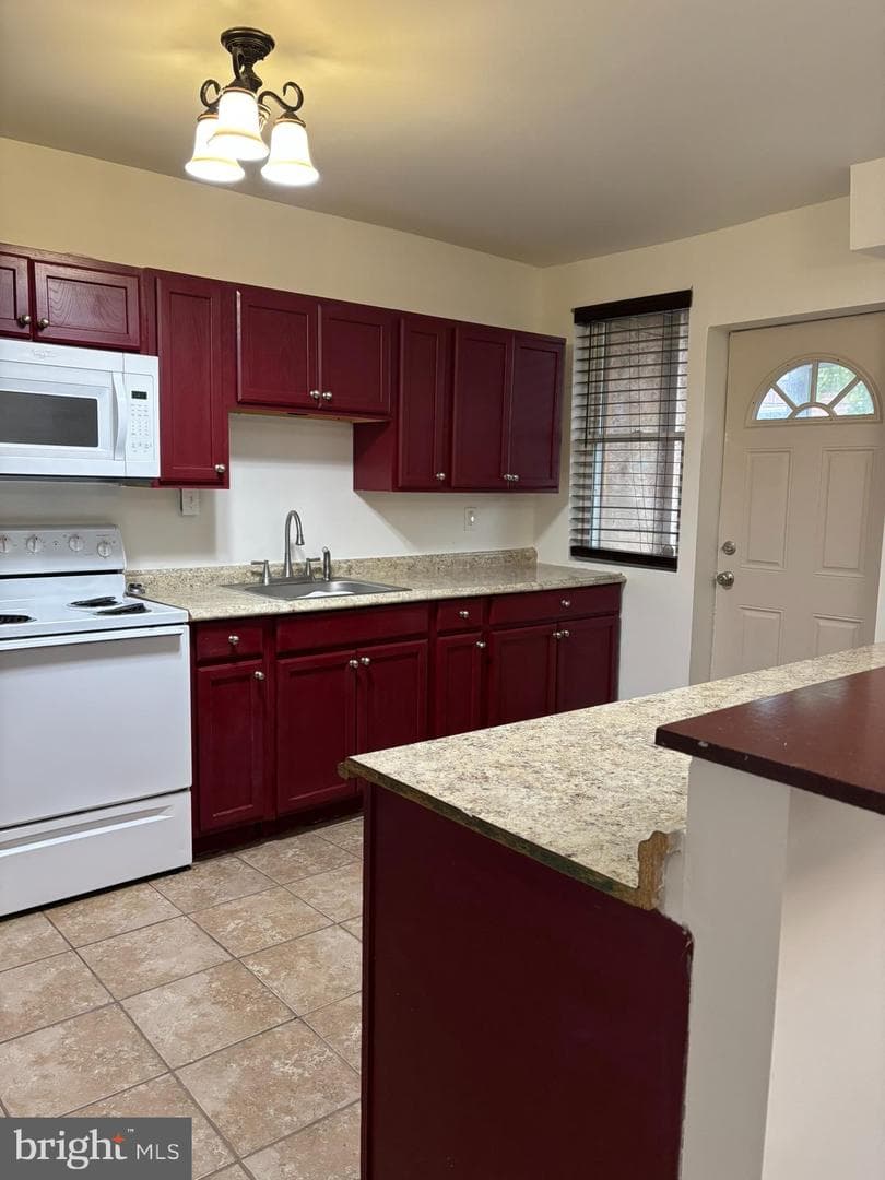 2045 Zarker Street photo 6