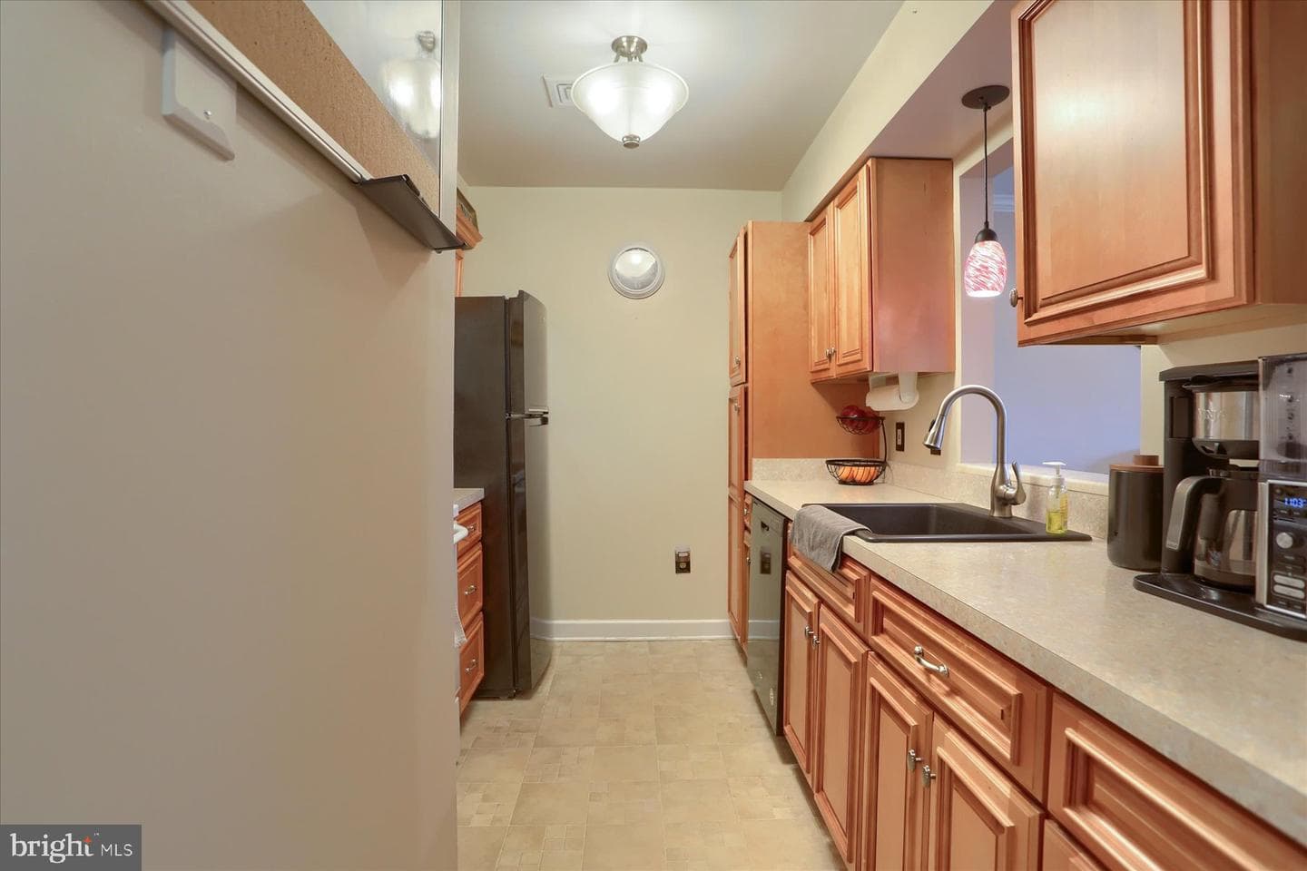 1654 Macintosh Way photo 3