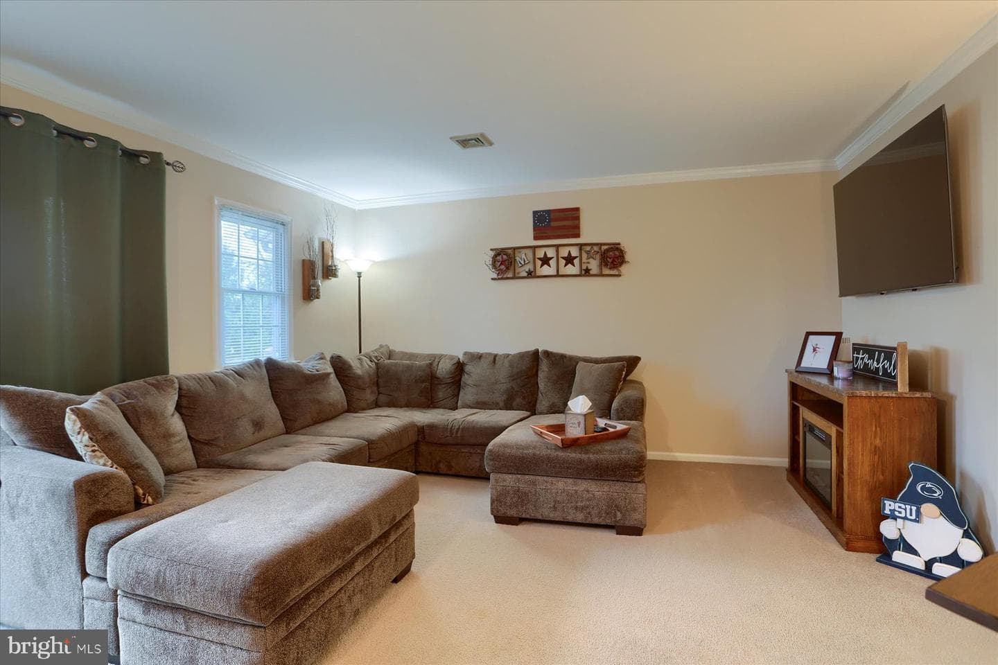 1654 Macintosh Way photo 6