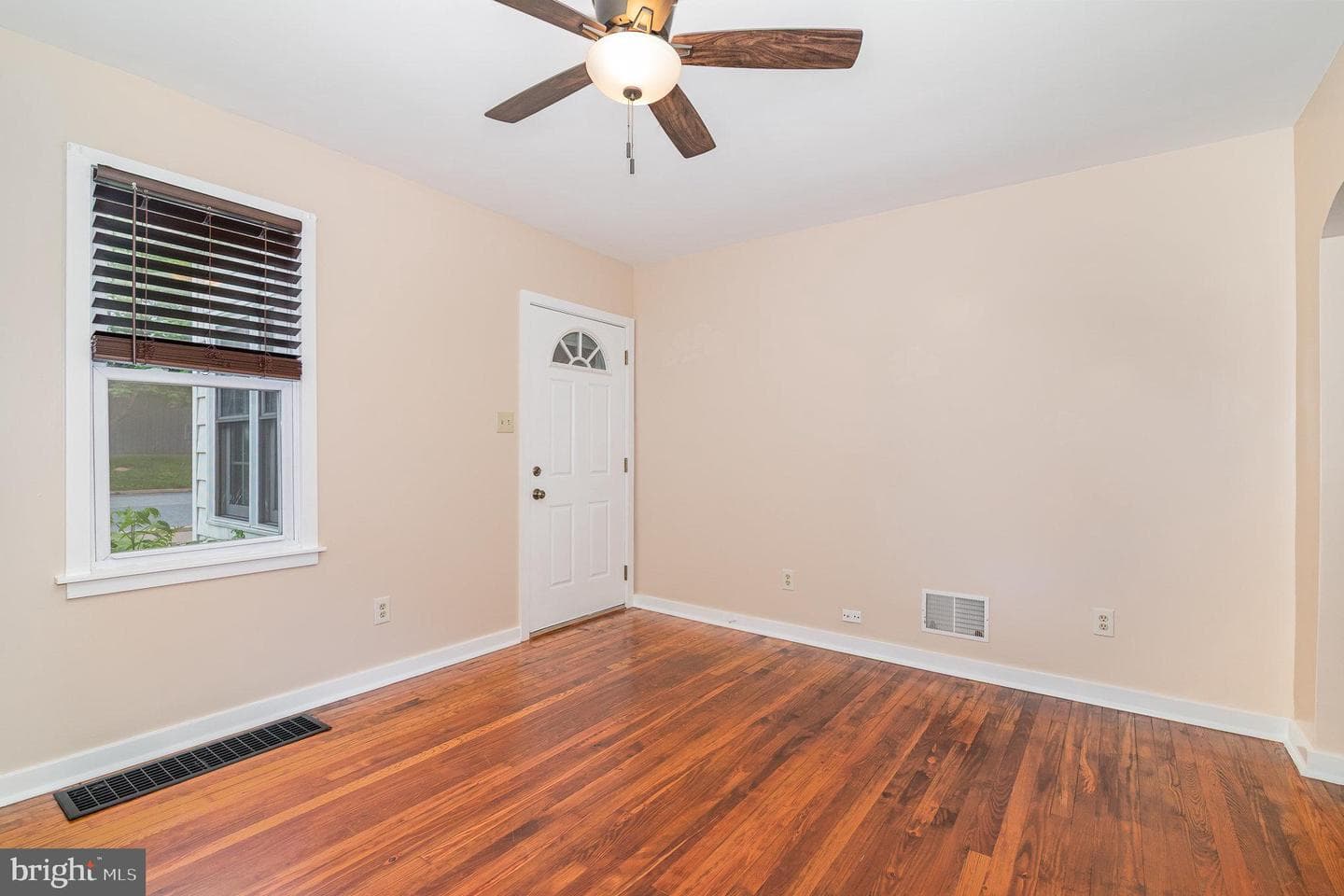 4403 Lancaster Street photo 12