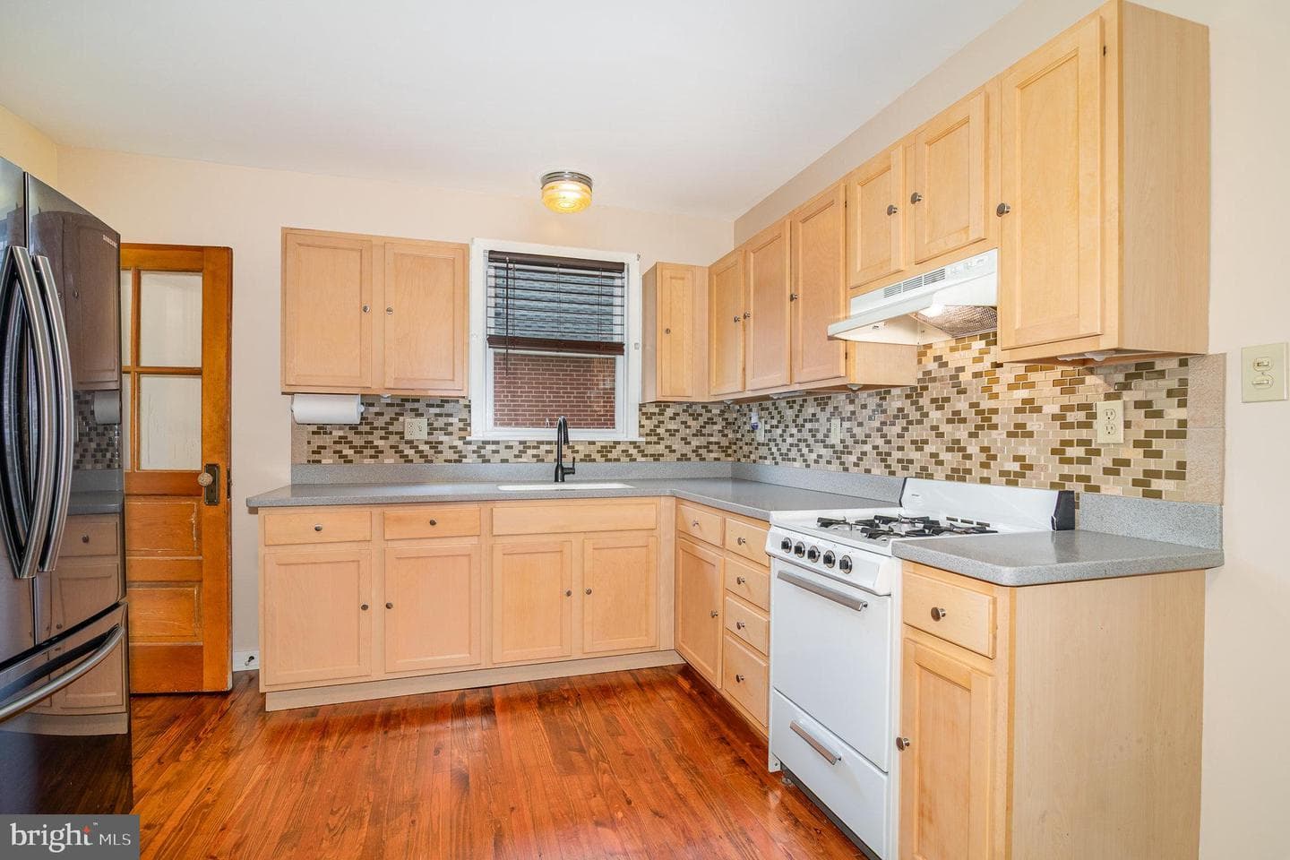 4403 Lancaster Street photo 15