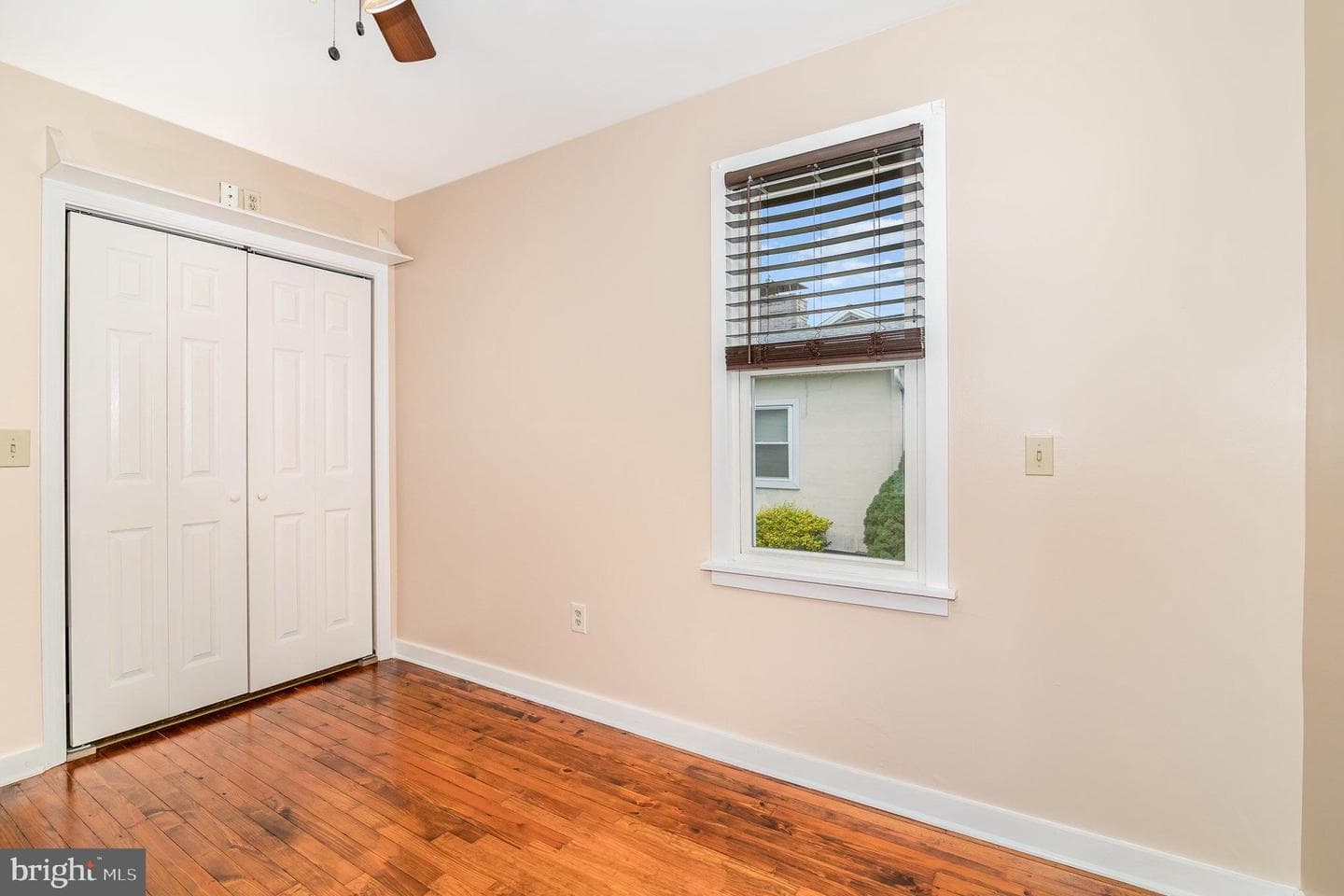 4403 Lancaster Street photo 17