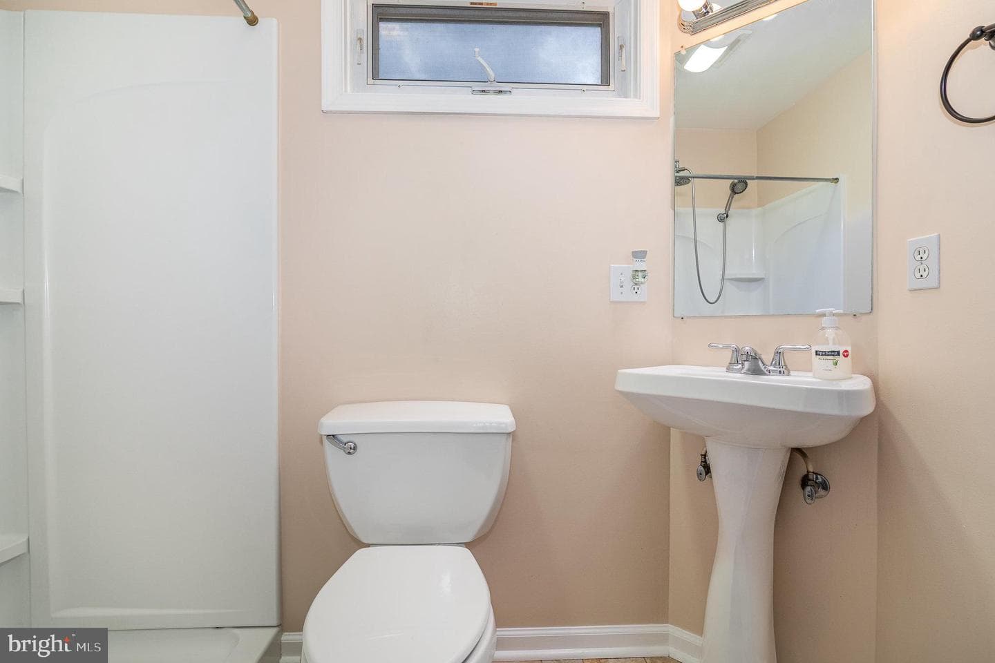 4403 Lancaster Street photo 18