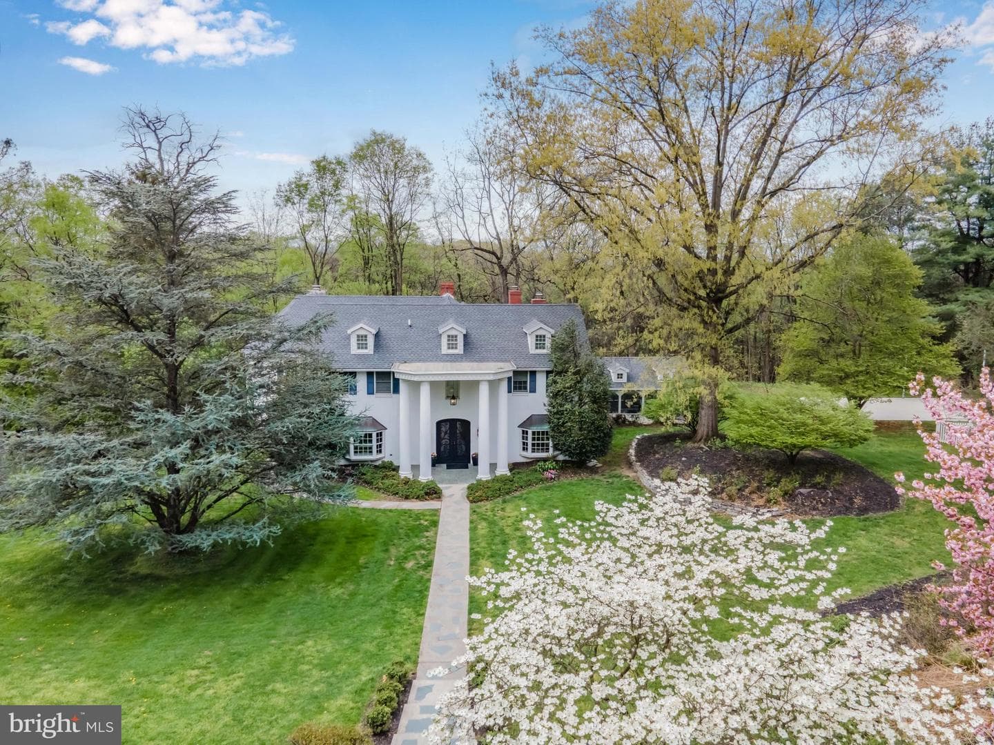 1485 Fairmont Drive photo 4