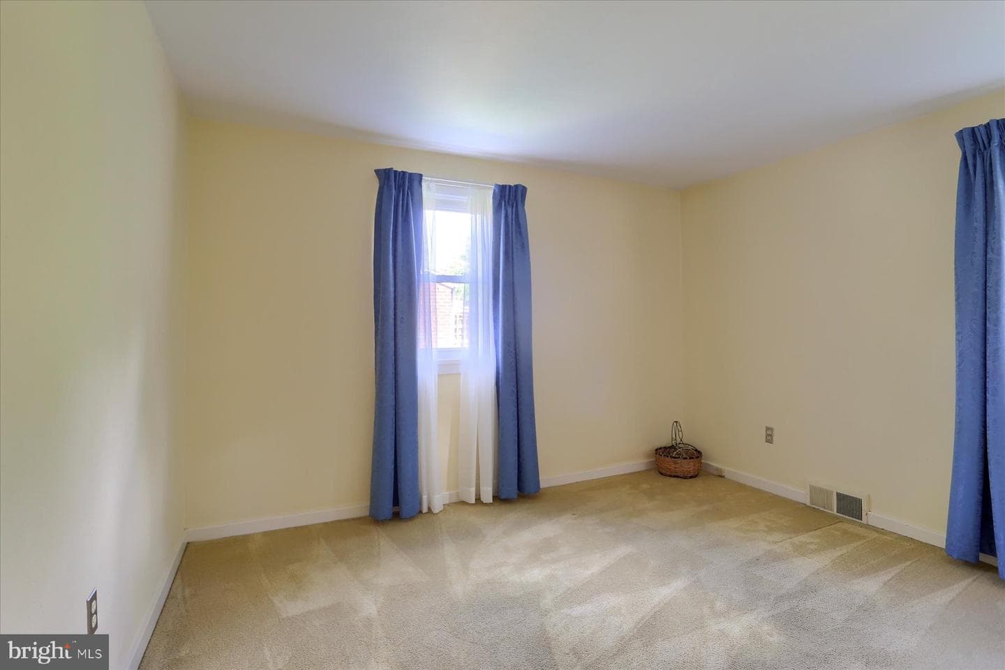 420 Fishburn Street photo 17