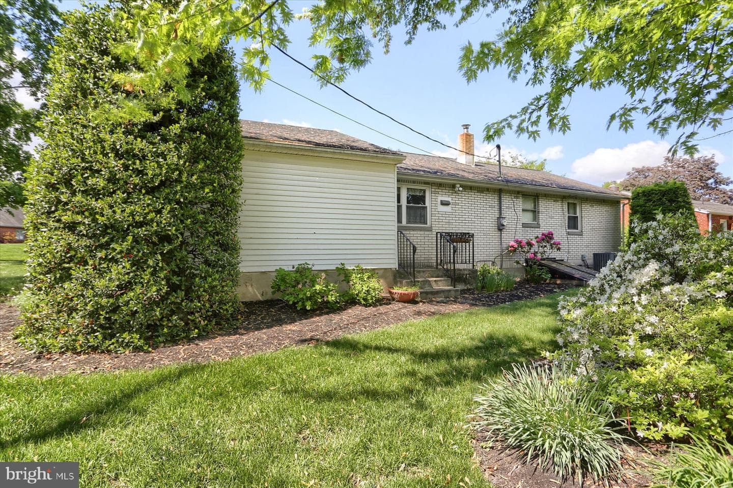 420 Fishburn Street photo 24