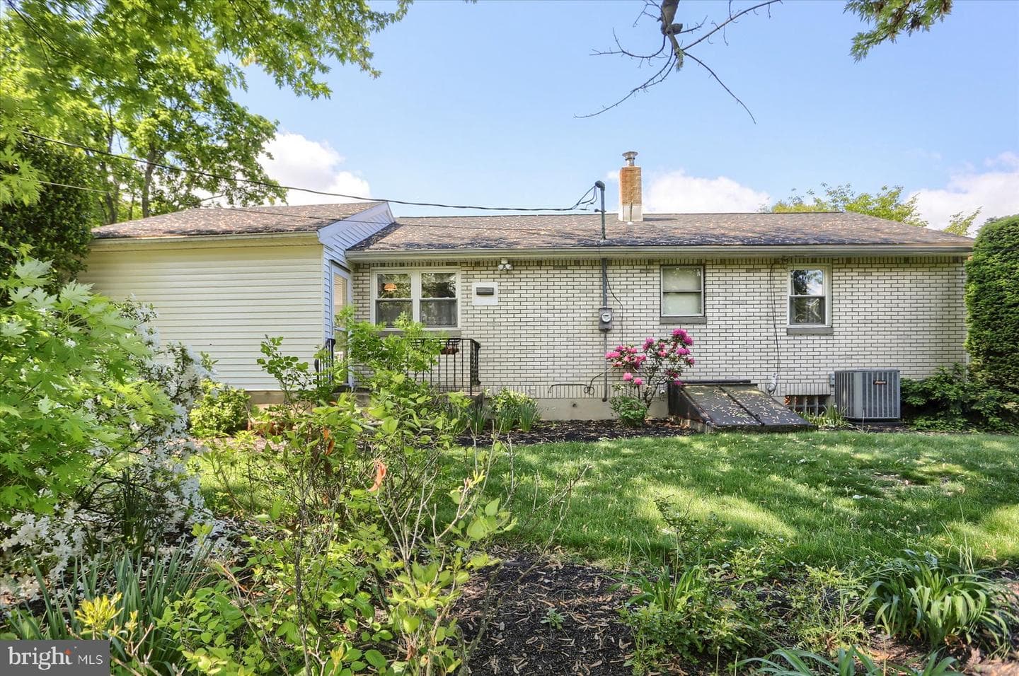 420 Fishburn Street photo 26