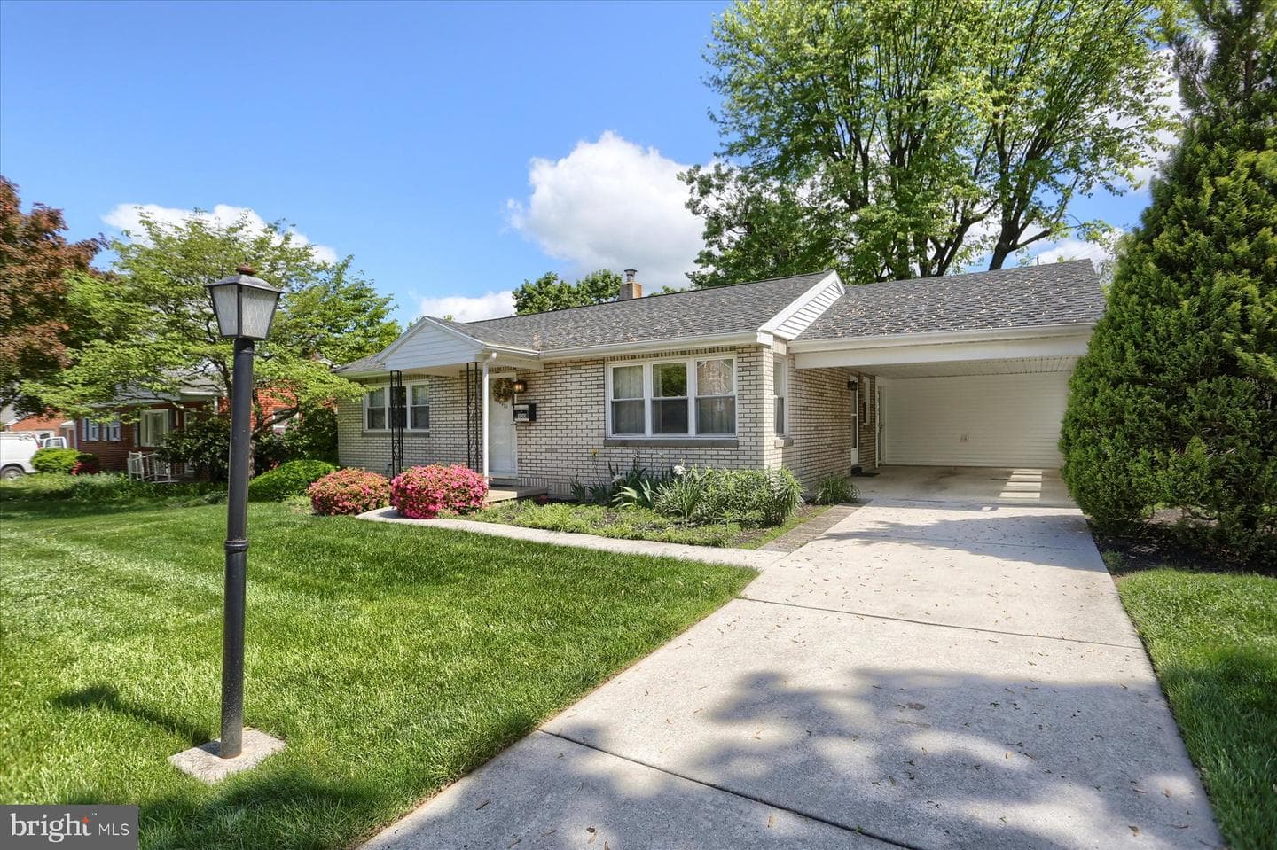 420 Fishburn Street photo 3