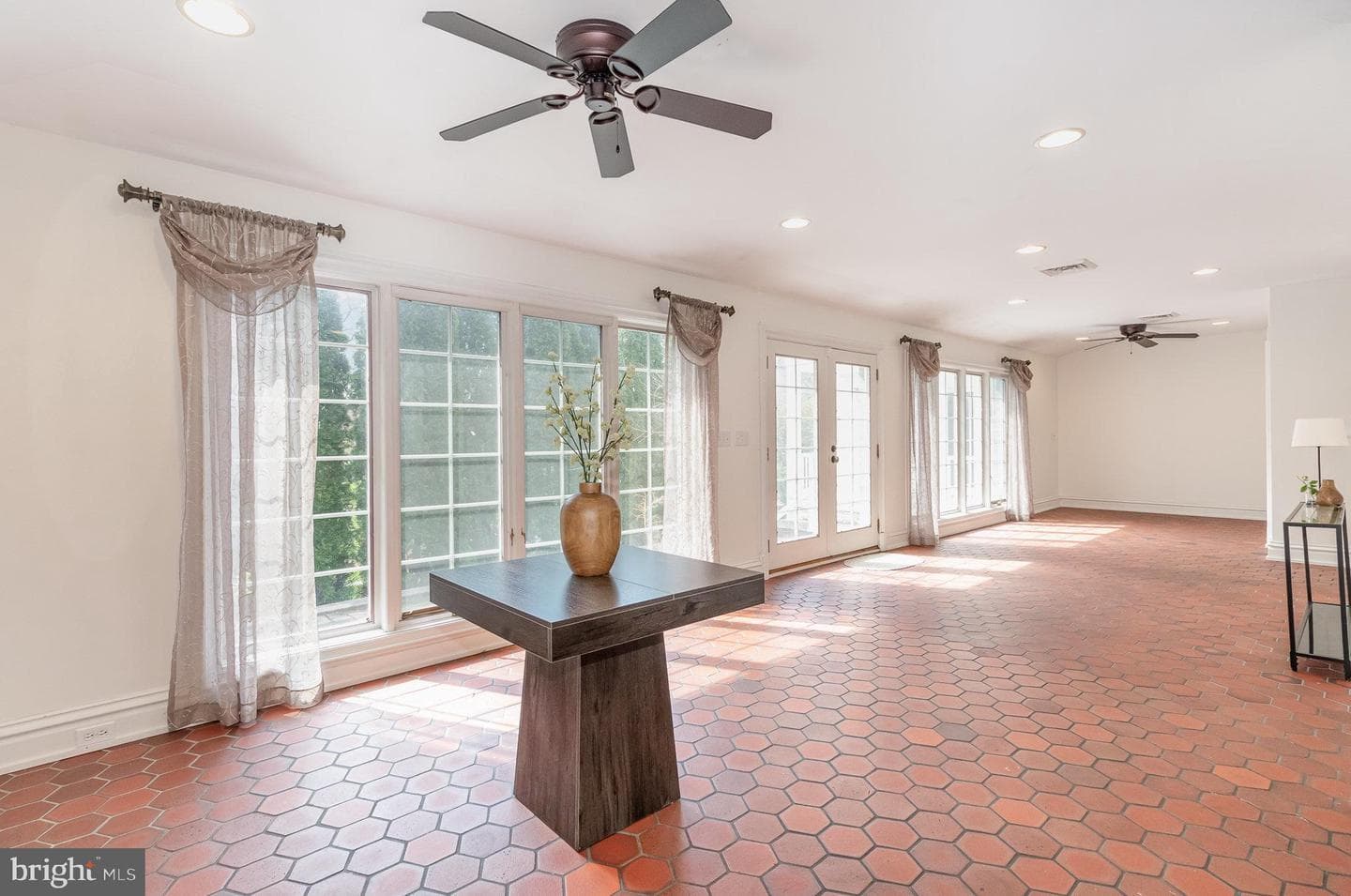 308 E Derry Road photo 12