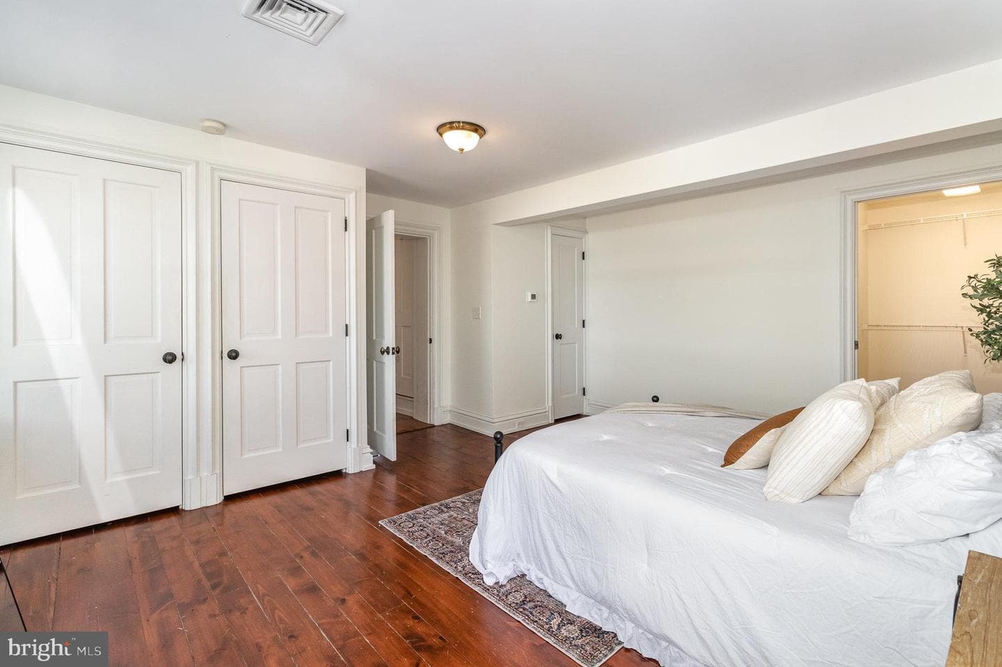 308 E Derry Road photo 16