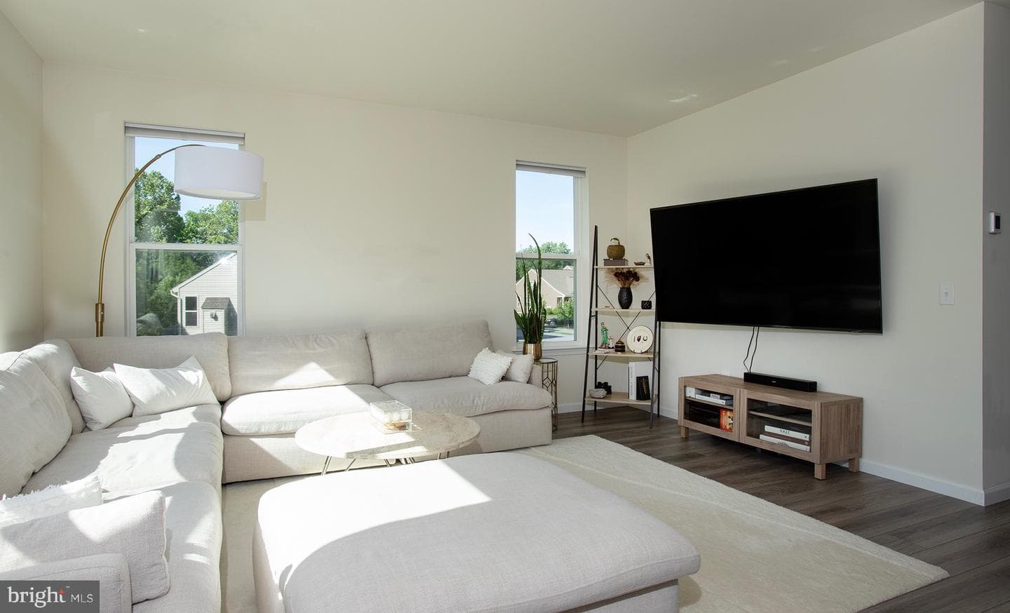 807 Anthony Drive photo 3
