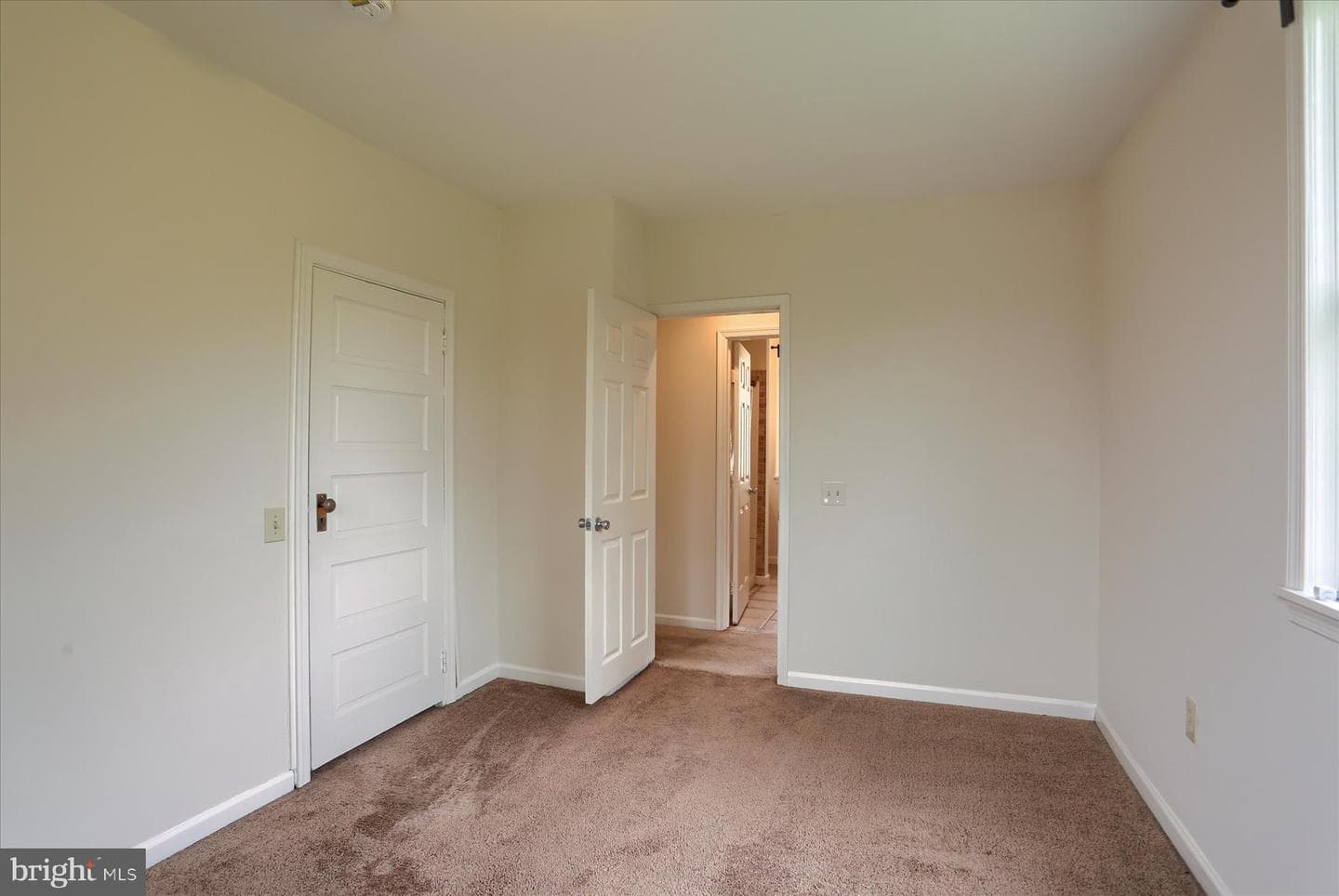 100 Holbrook Street photo 14