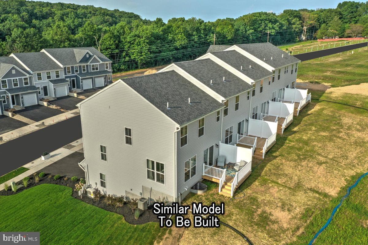 1041 Ellie Lane W #lot 1101 photo 2