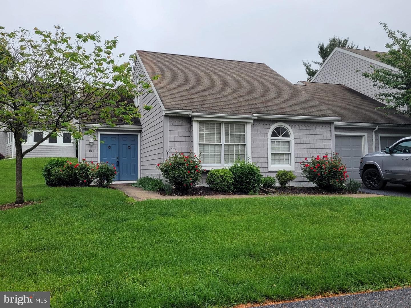 277 Crescent Drive photo 1